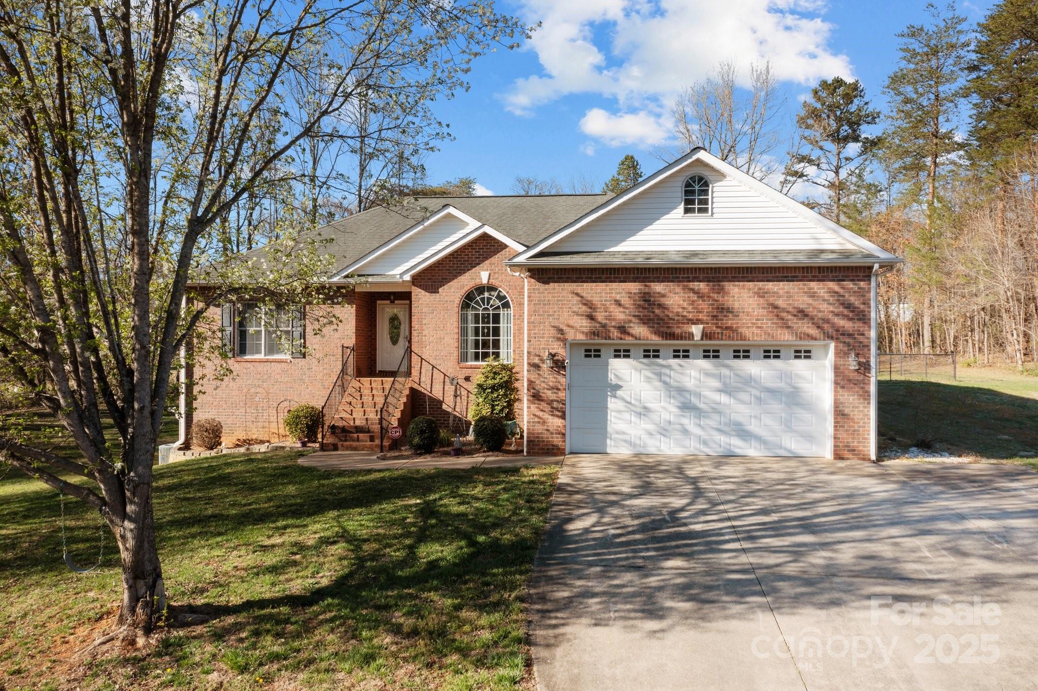 150 Hidden Oak Drive Property Photo