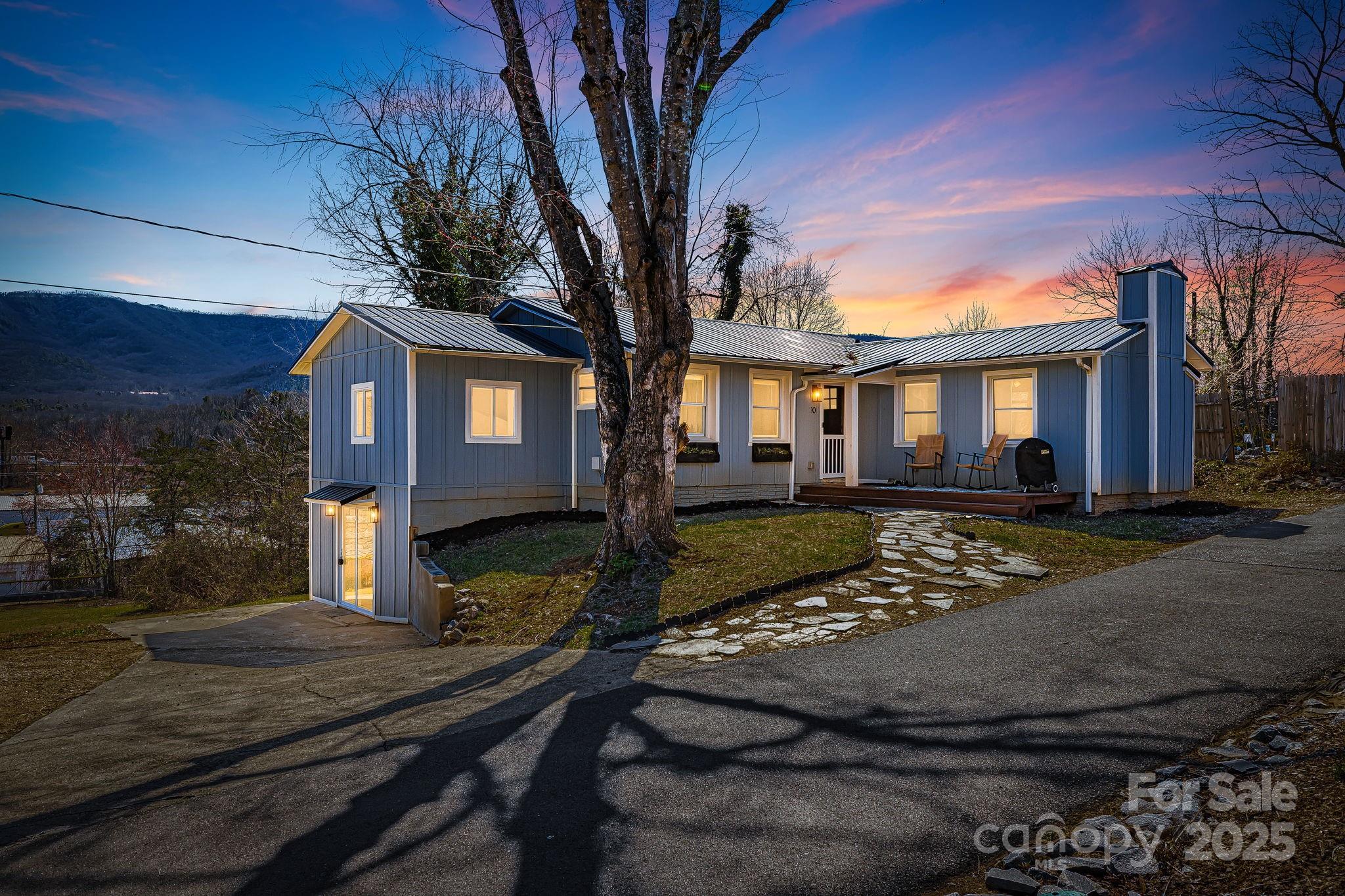 10 Saxons Walk Way Property Photo
