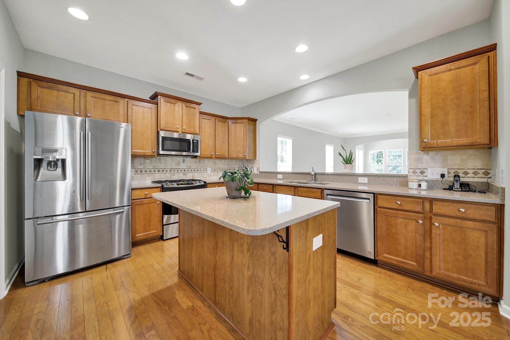 8107 Crater Lake Drive Property Photo 8