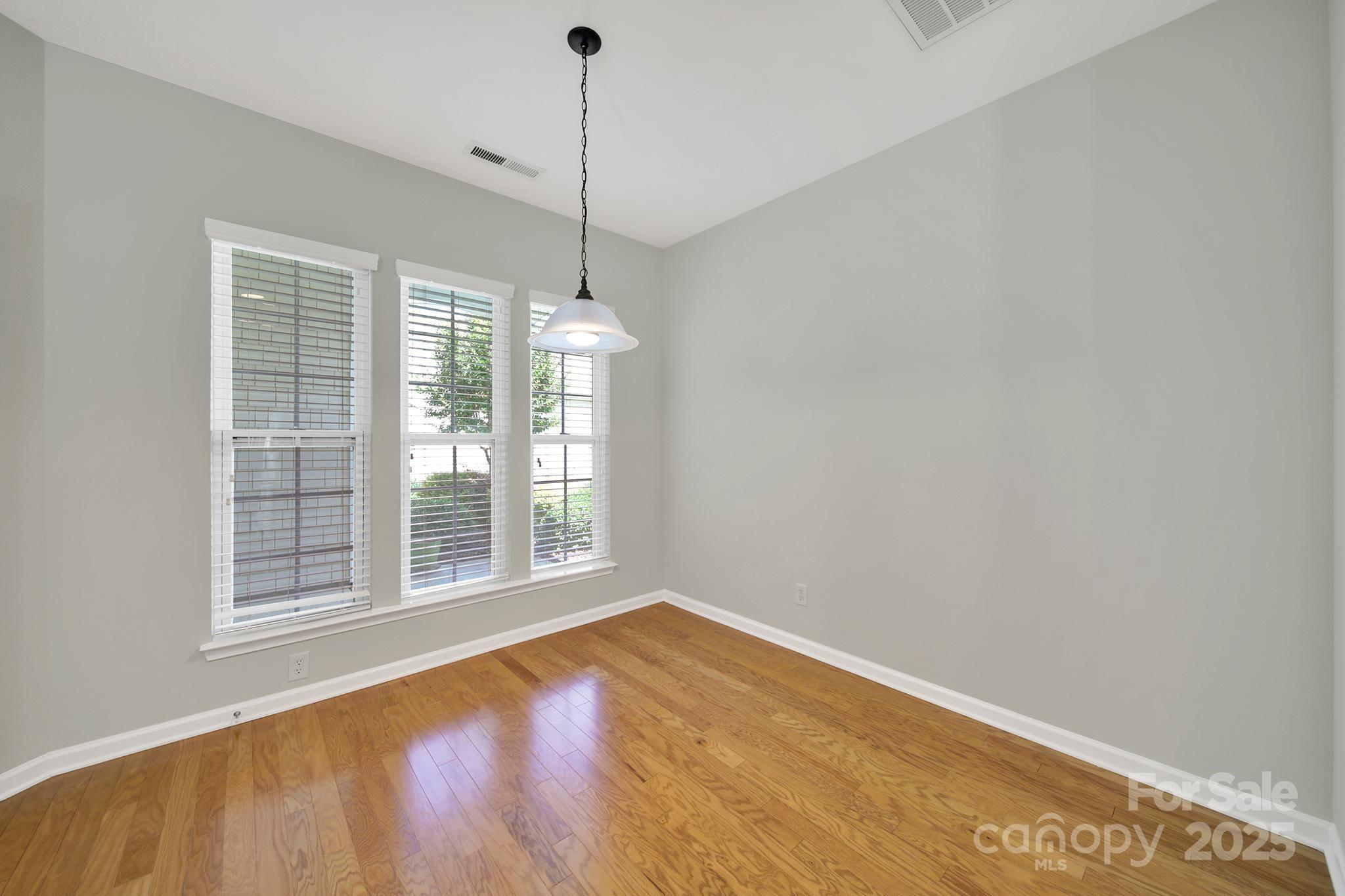 8107 Crater Lake Drive Property Photo 12
