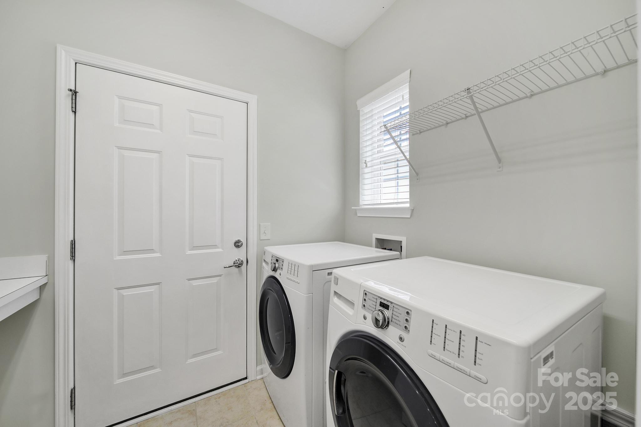 8107 Crater Lake Drive Property Photo 28