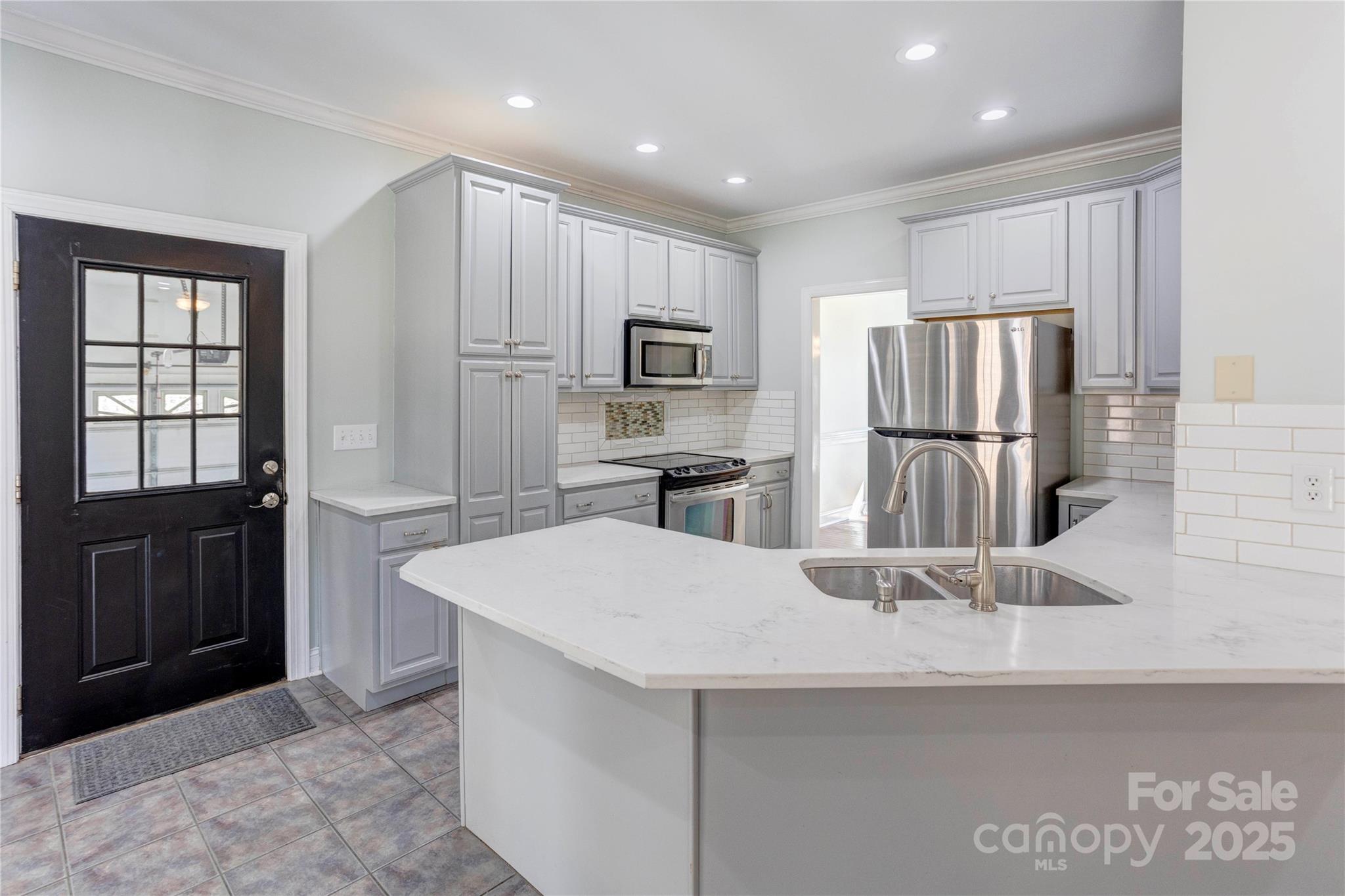105 Partridge Bluff Drive Property Photo 10