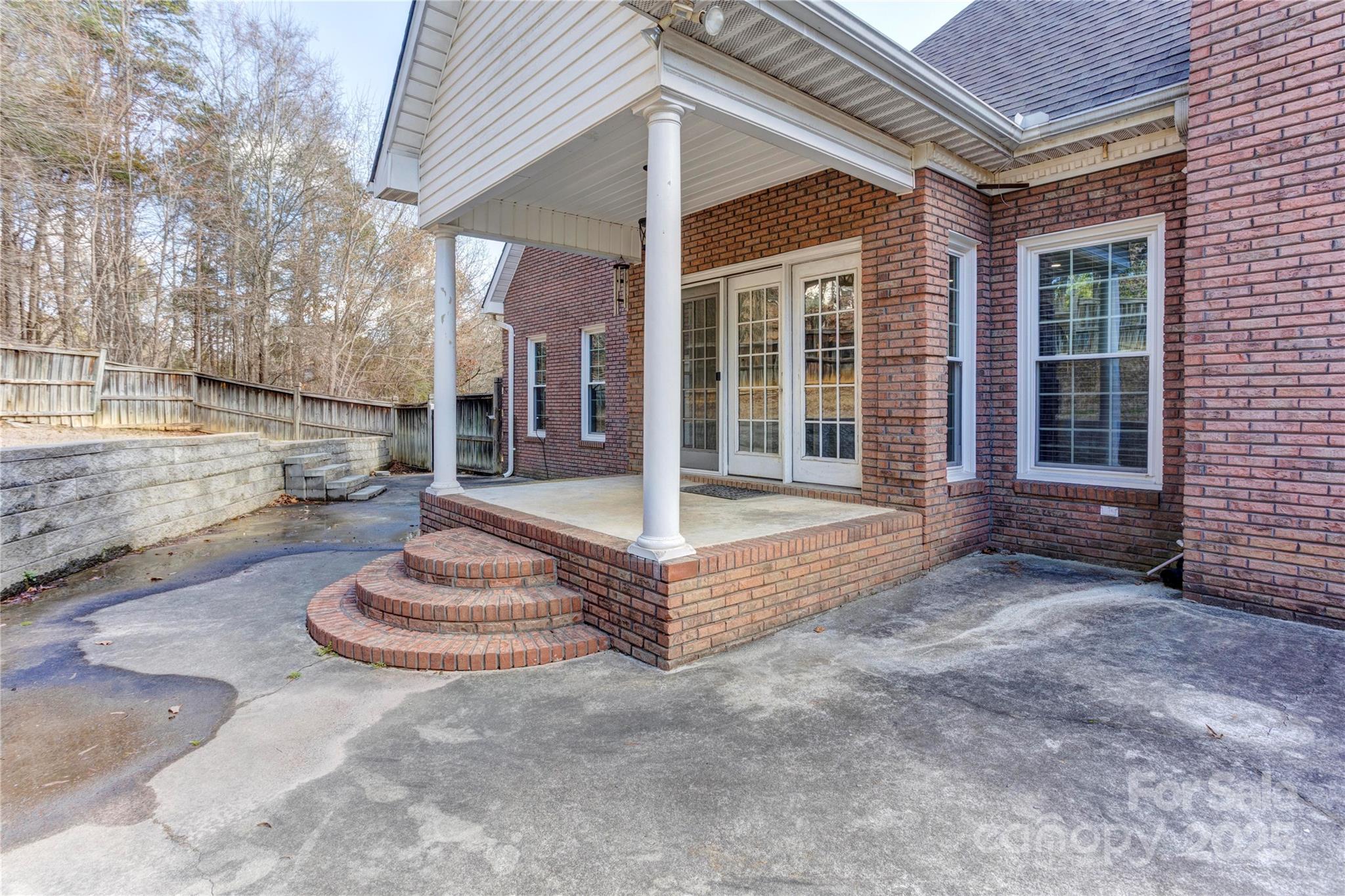 105 Partridge Bluff Drive Property Photo 32