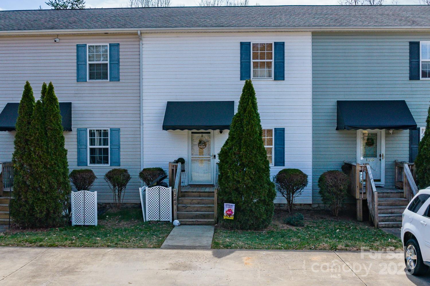 1240 Camelot Court Property Photo