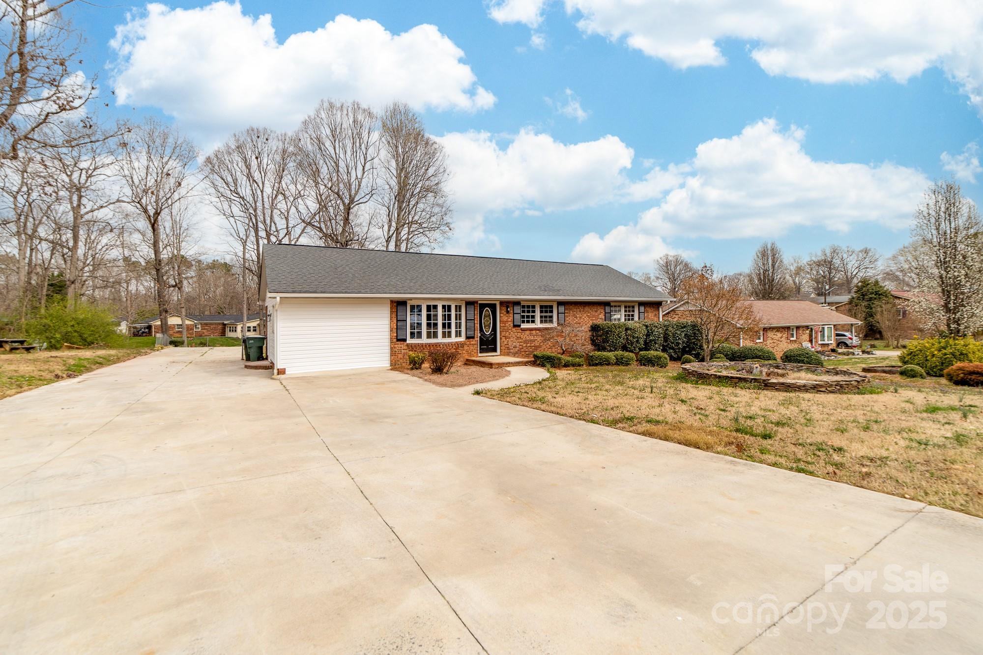 4014 Linwood Road Property Photo