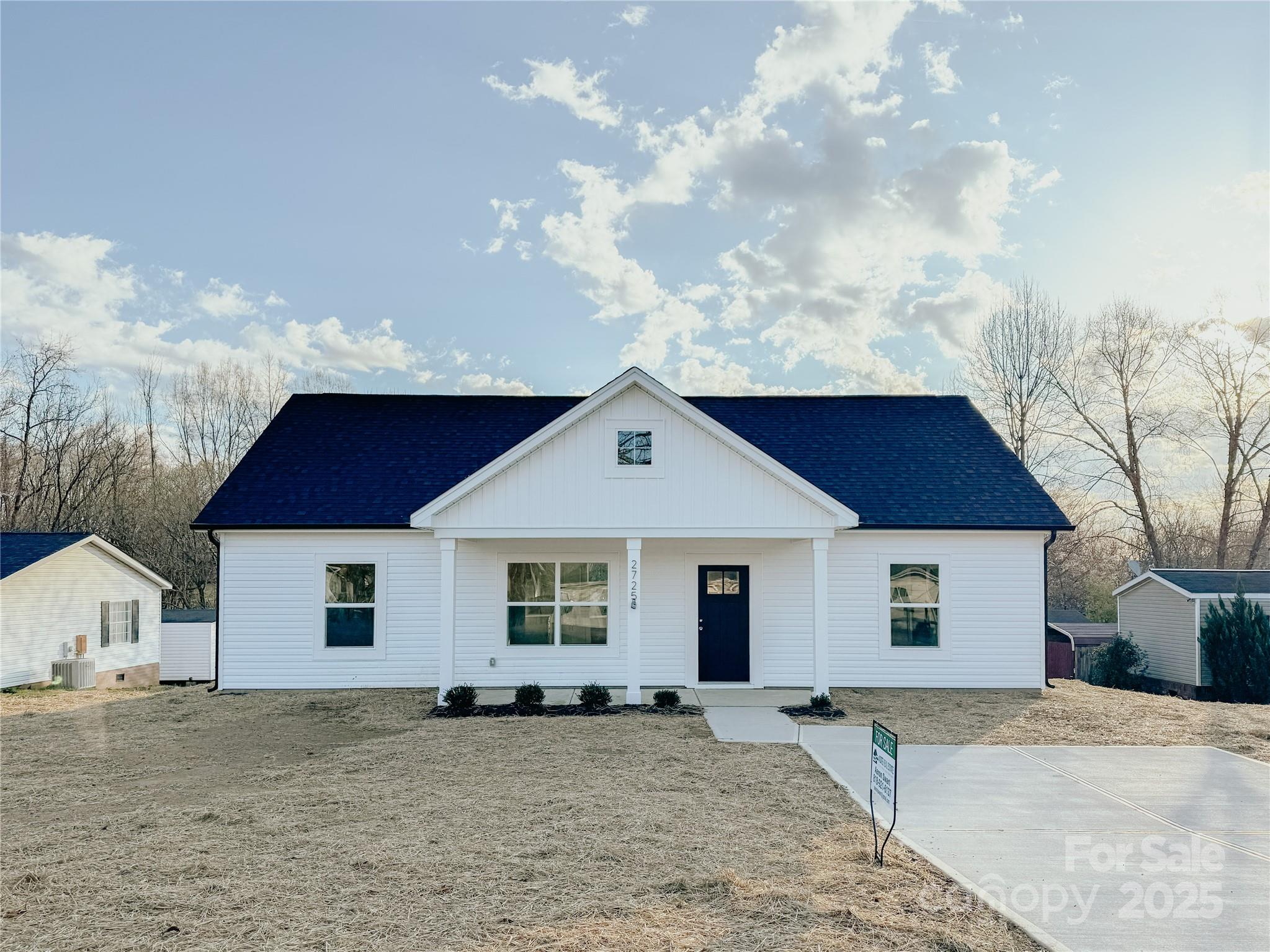 2725 Lyla Avenue Property Photo