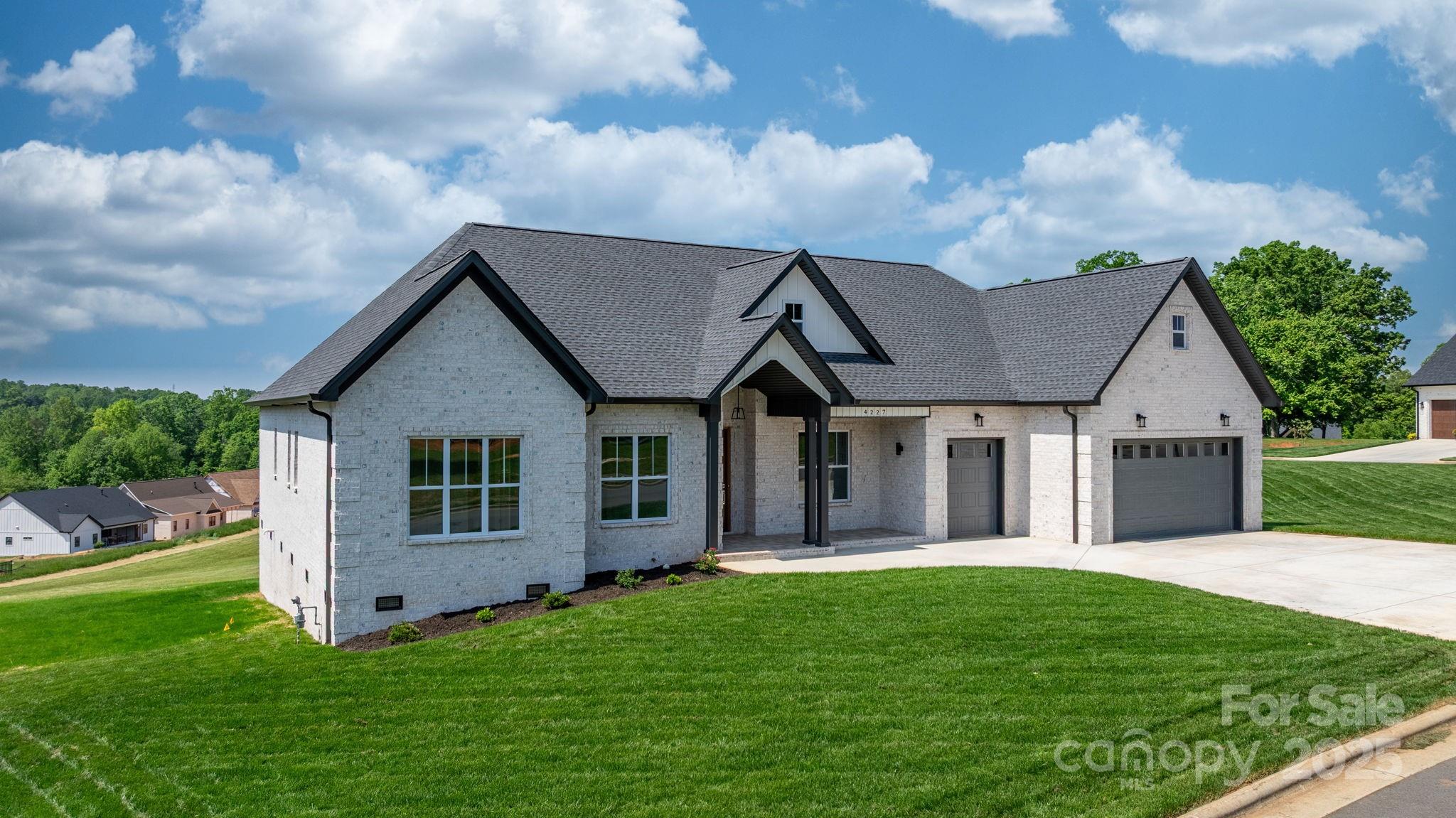 4227 Holly Circle Property Photo