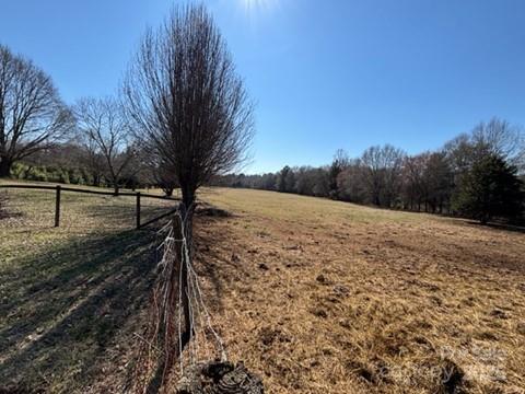 743 Lore Road Property Photo 6