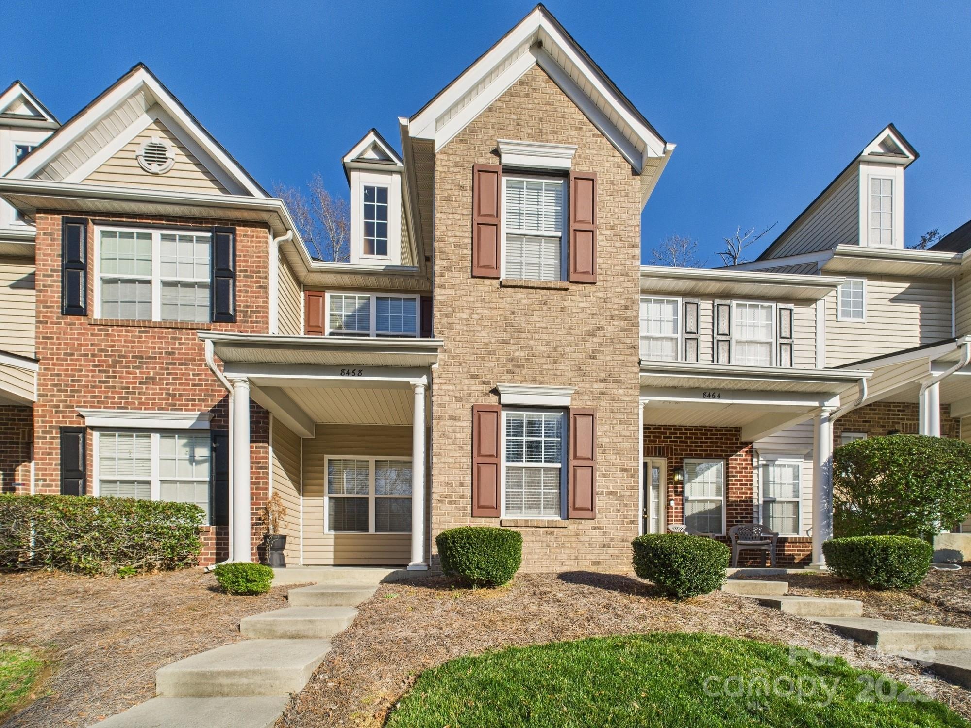 8468 Summerglen Circle Property Photo