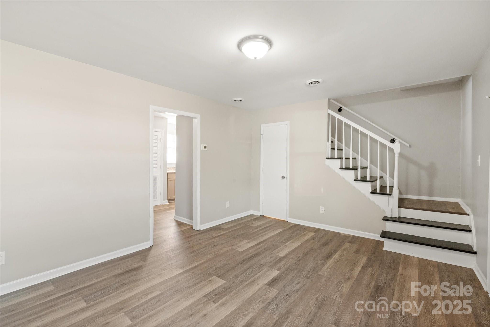 620 Elaine Street Property Photo 4