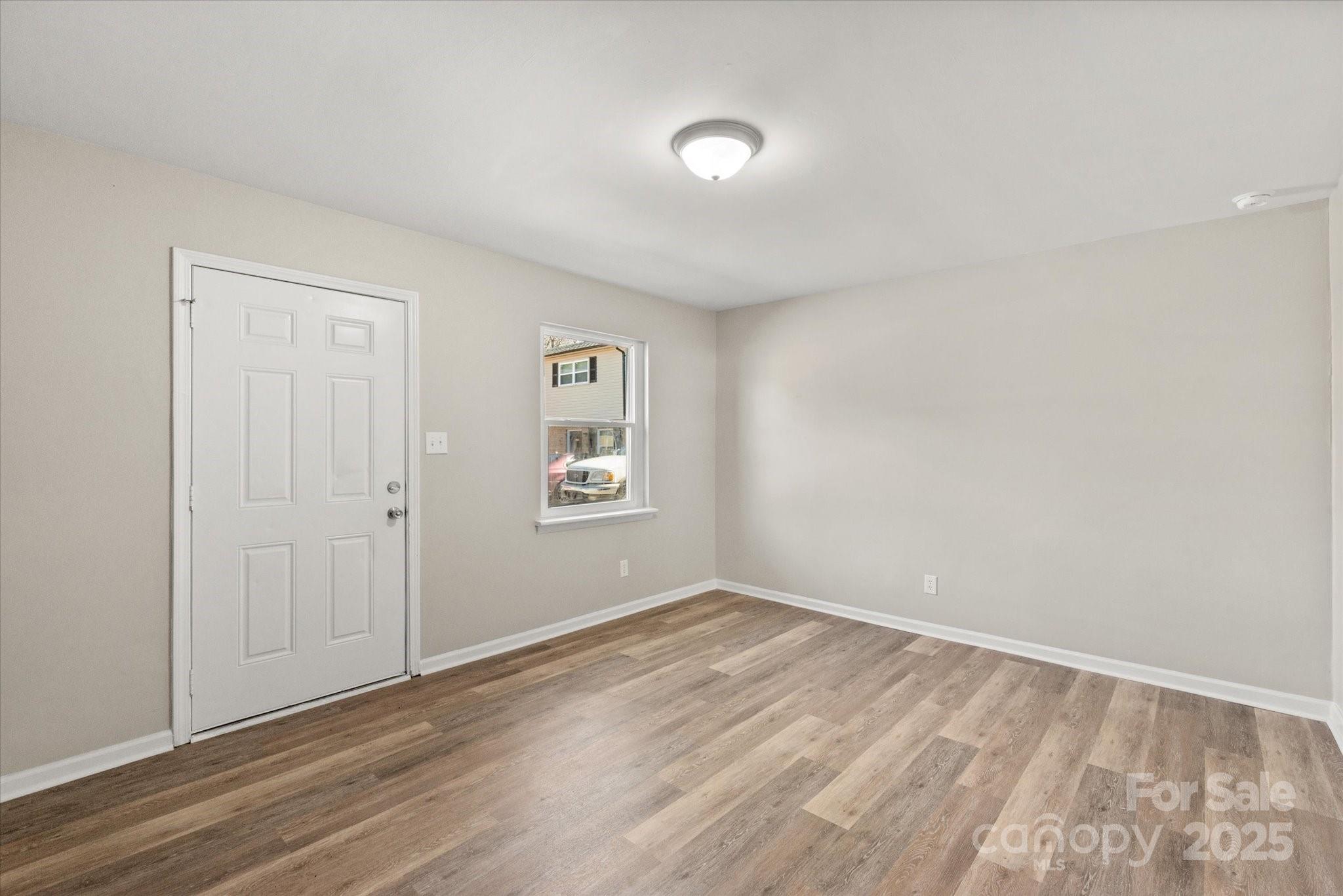 620 Elaine Street Property Photo 6