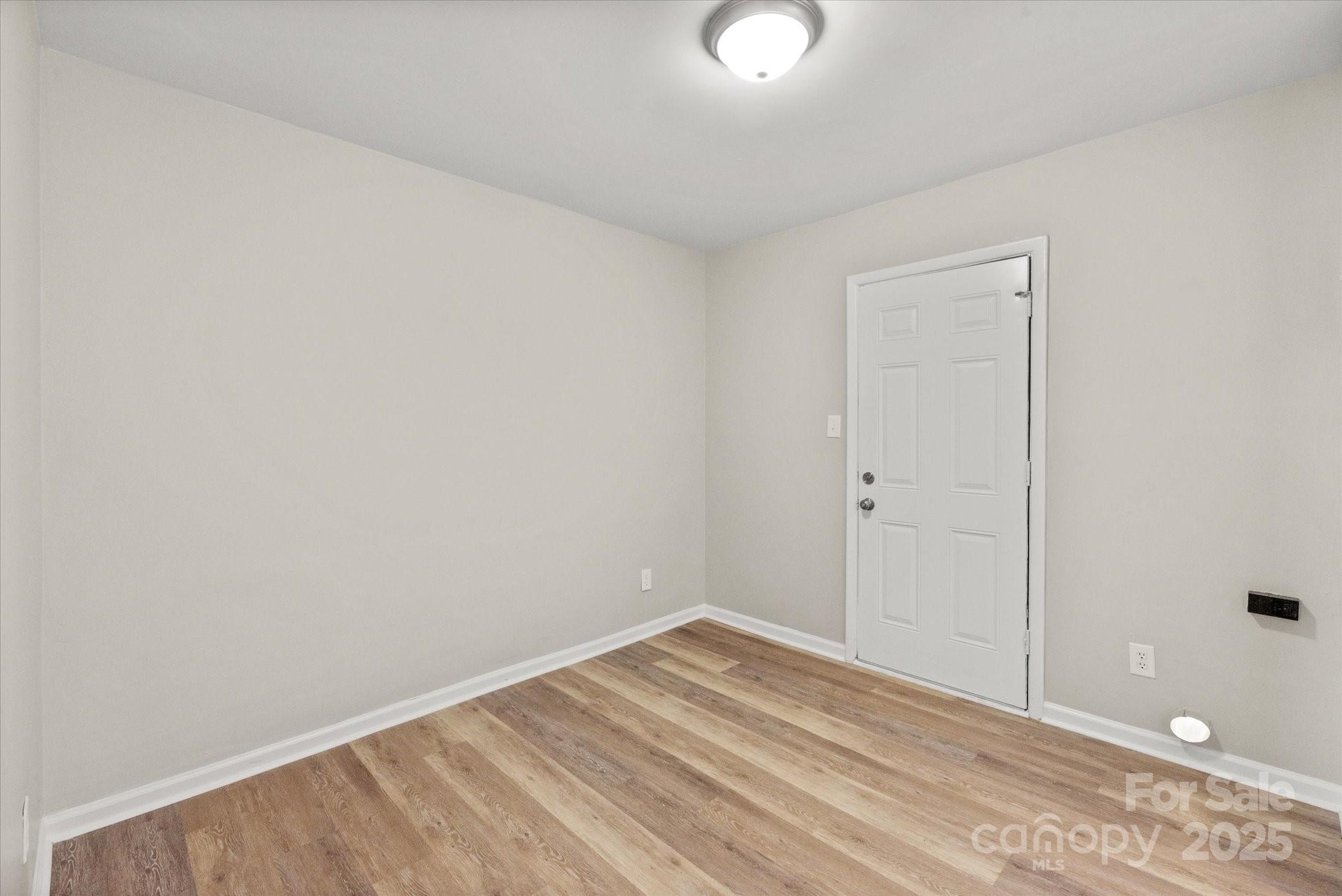 620 Elaine Street Property Photo 8