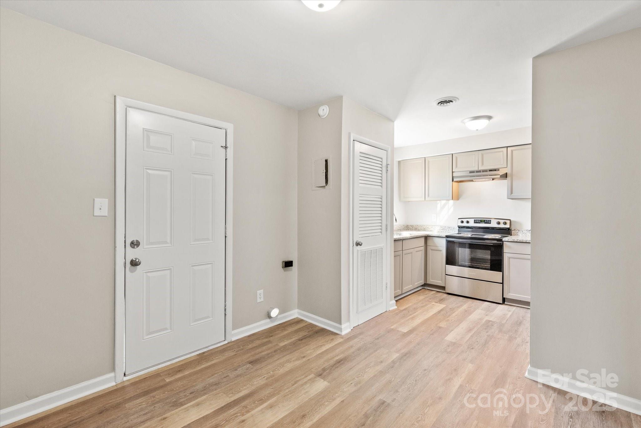 620 Elaine Street Property Photo 9