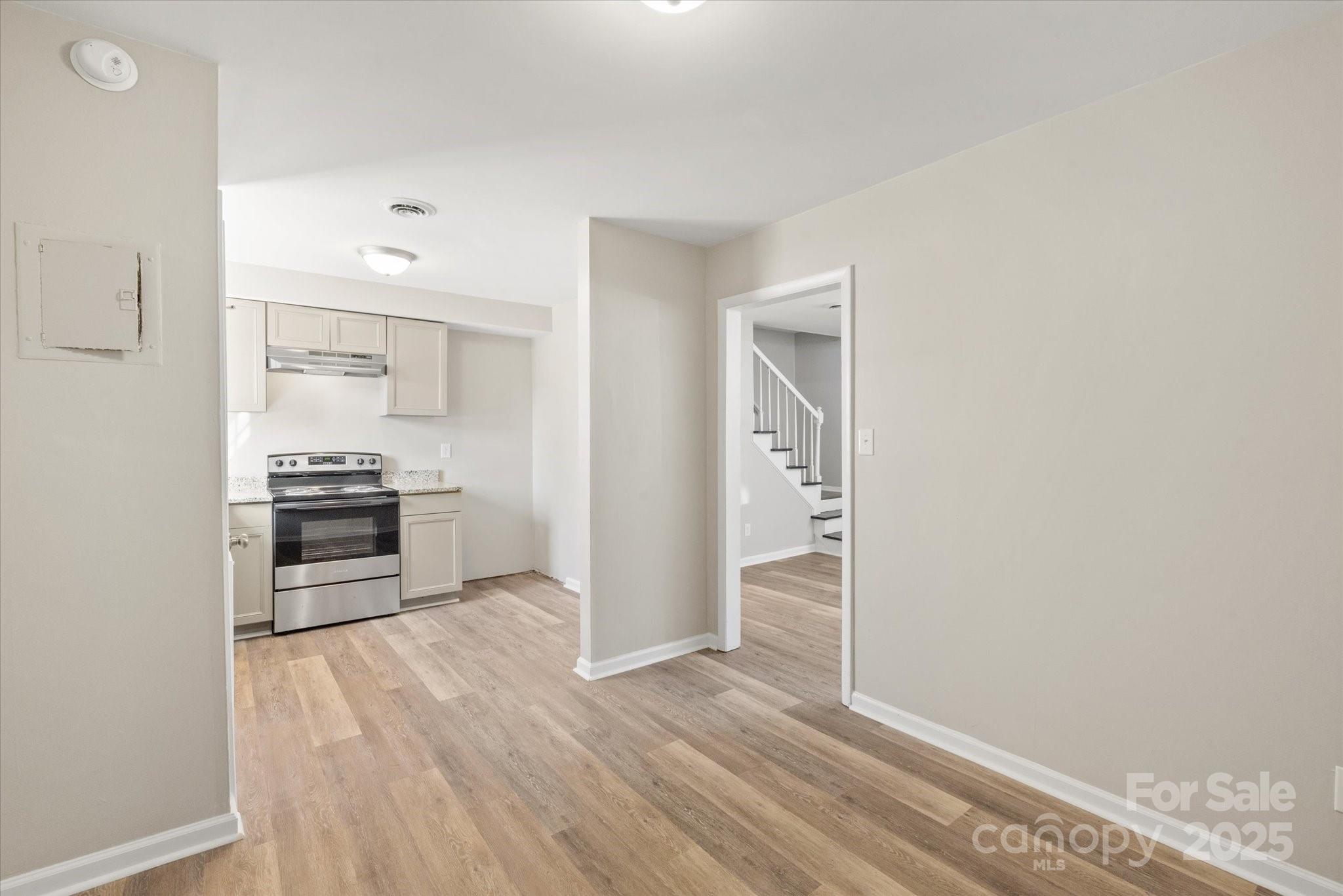 620 Elaine Street Property Photo 10