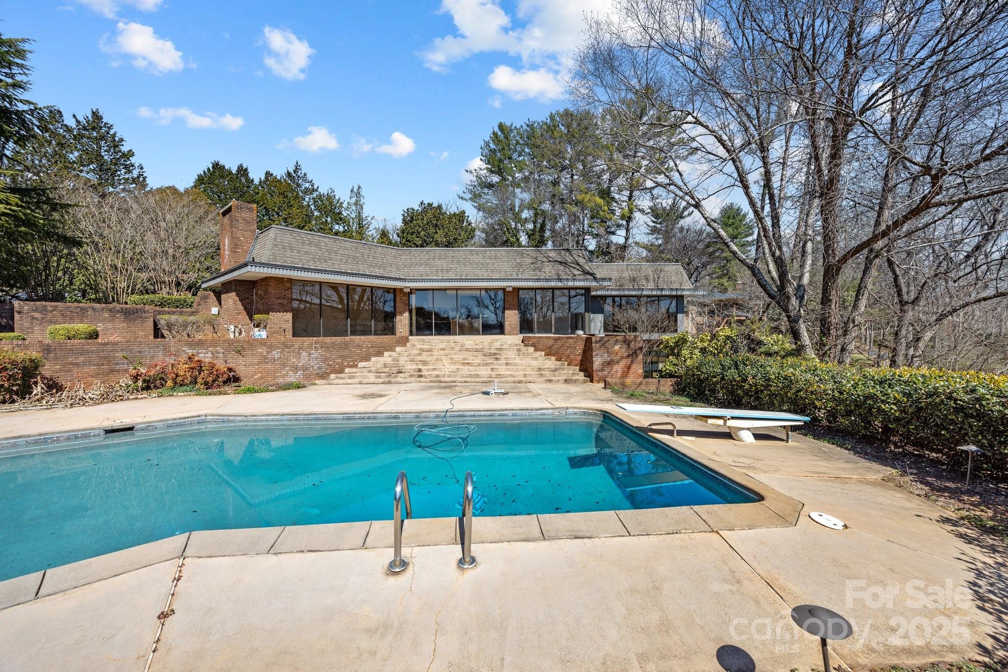 467 Riverbend Drive Property Photo