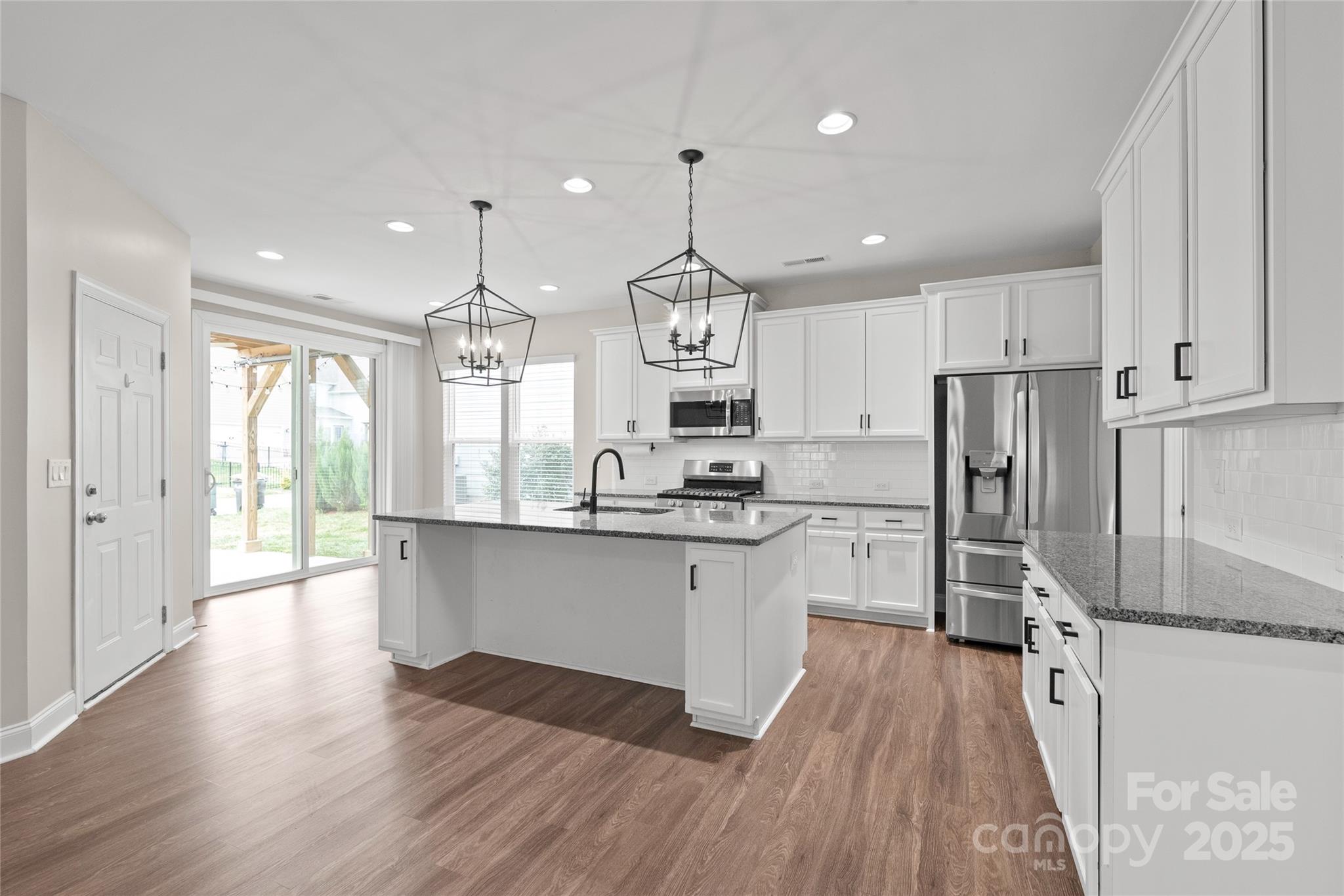 3017 Woodlands Creek Drive Property Photo 16