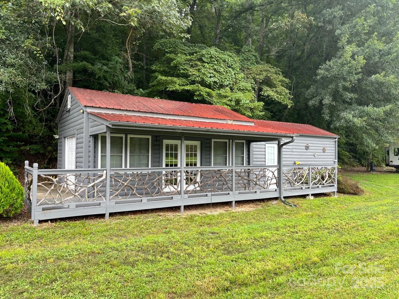 1961 Cane Creek Road Property Photo 2