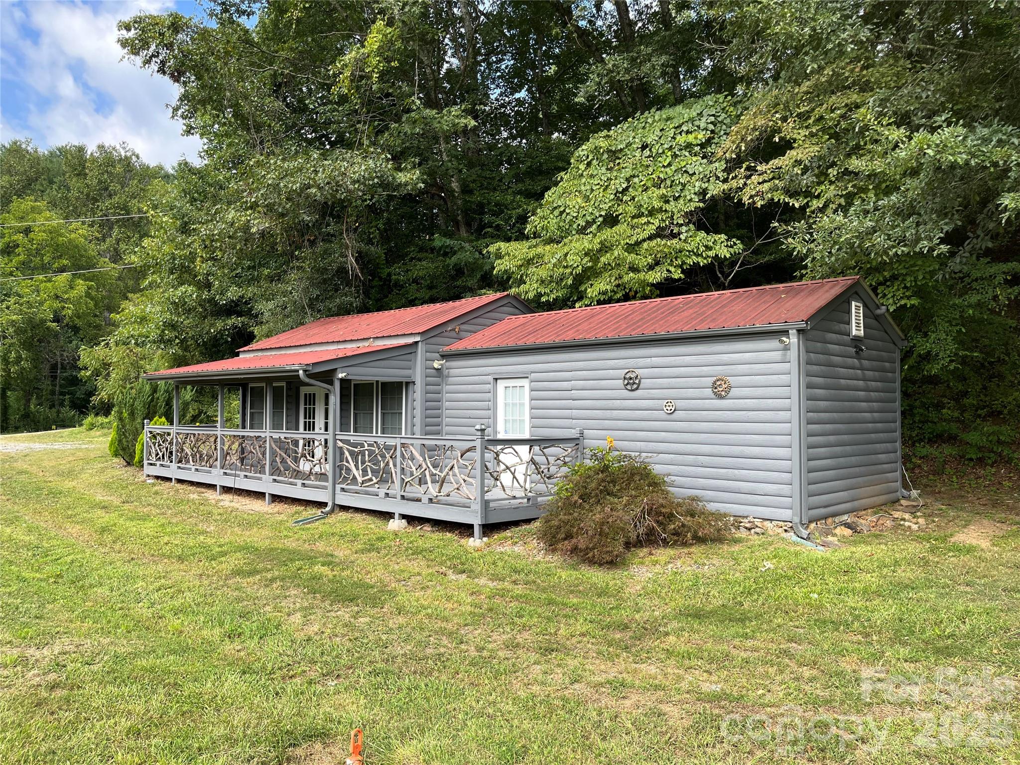 1961 Cane Creek Road Property Photo 3