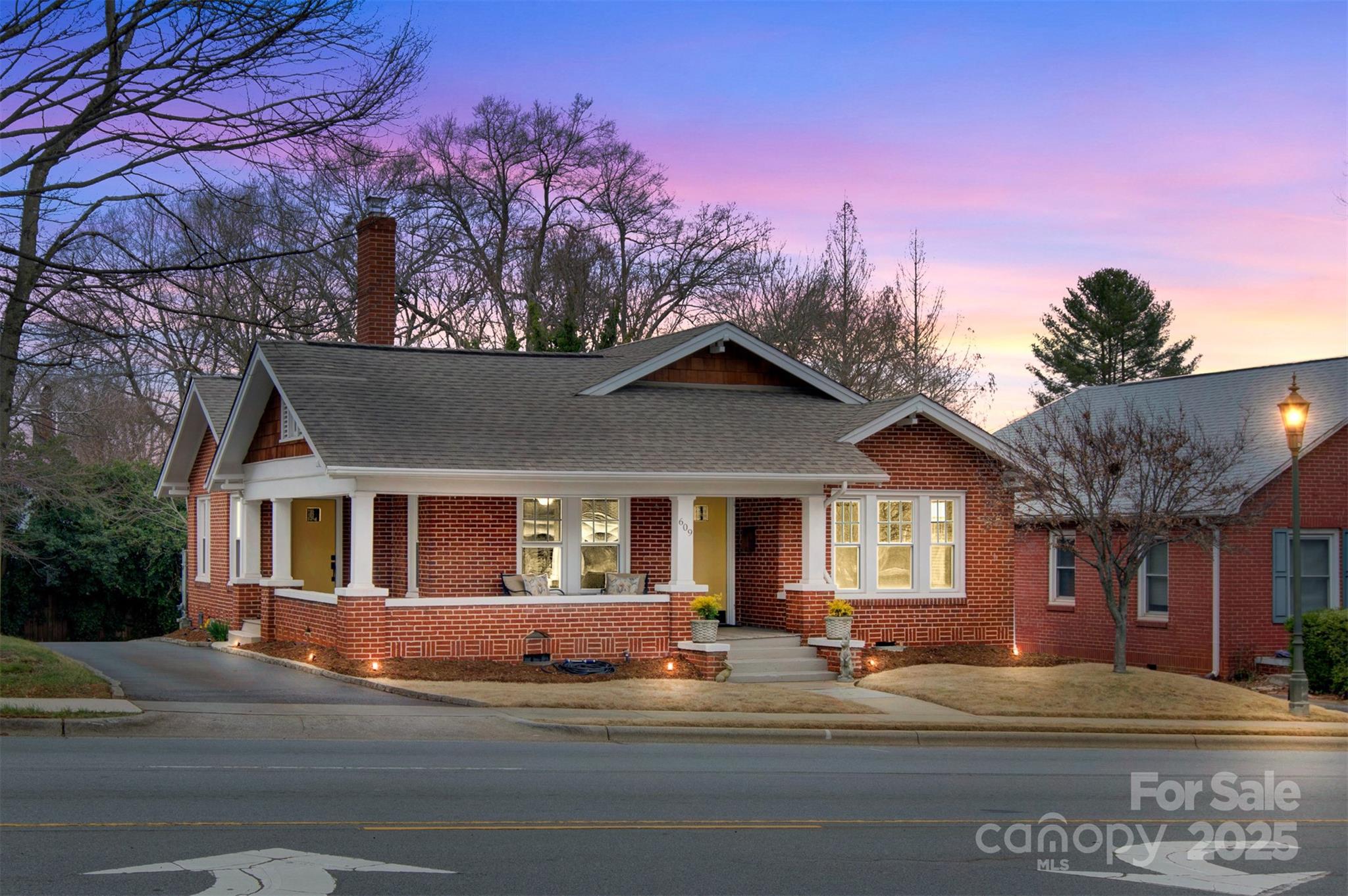 609 2nd Street Property Photo