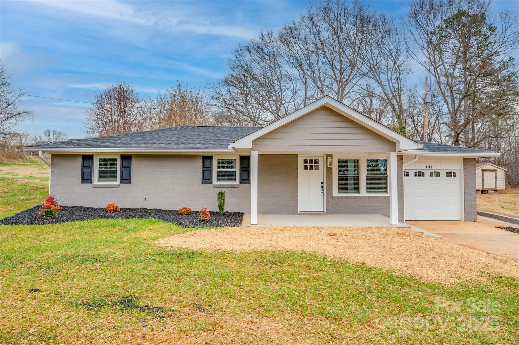 411 Old Caroleen Road Property Photo