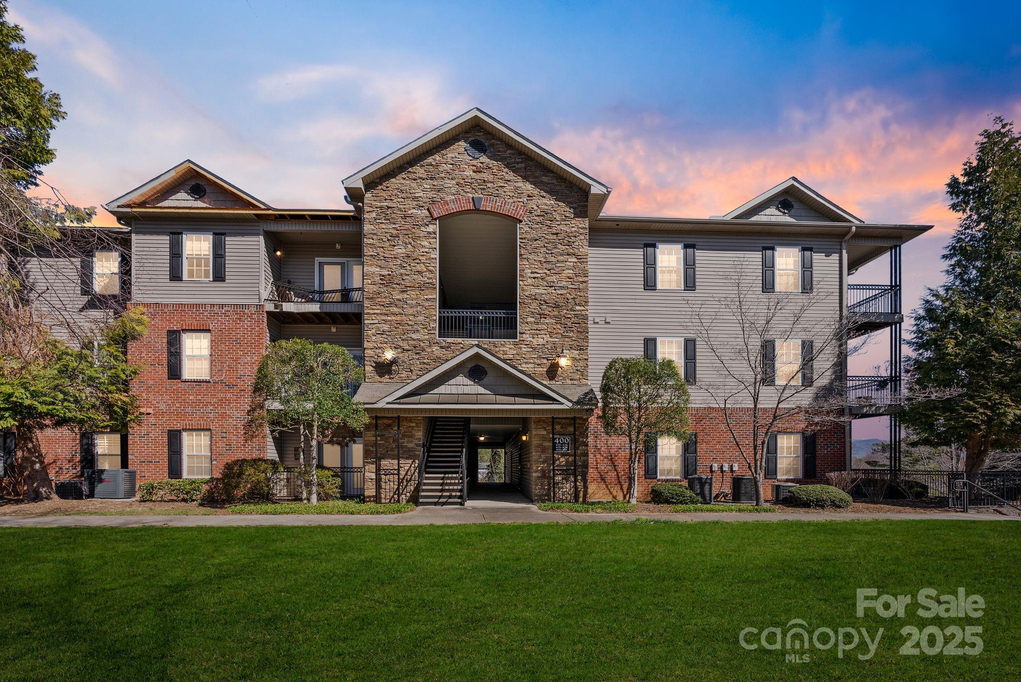 425 Appeldoorn Circle Property Photo