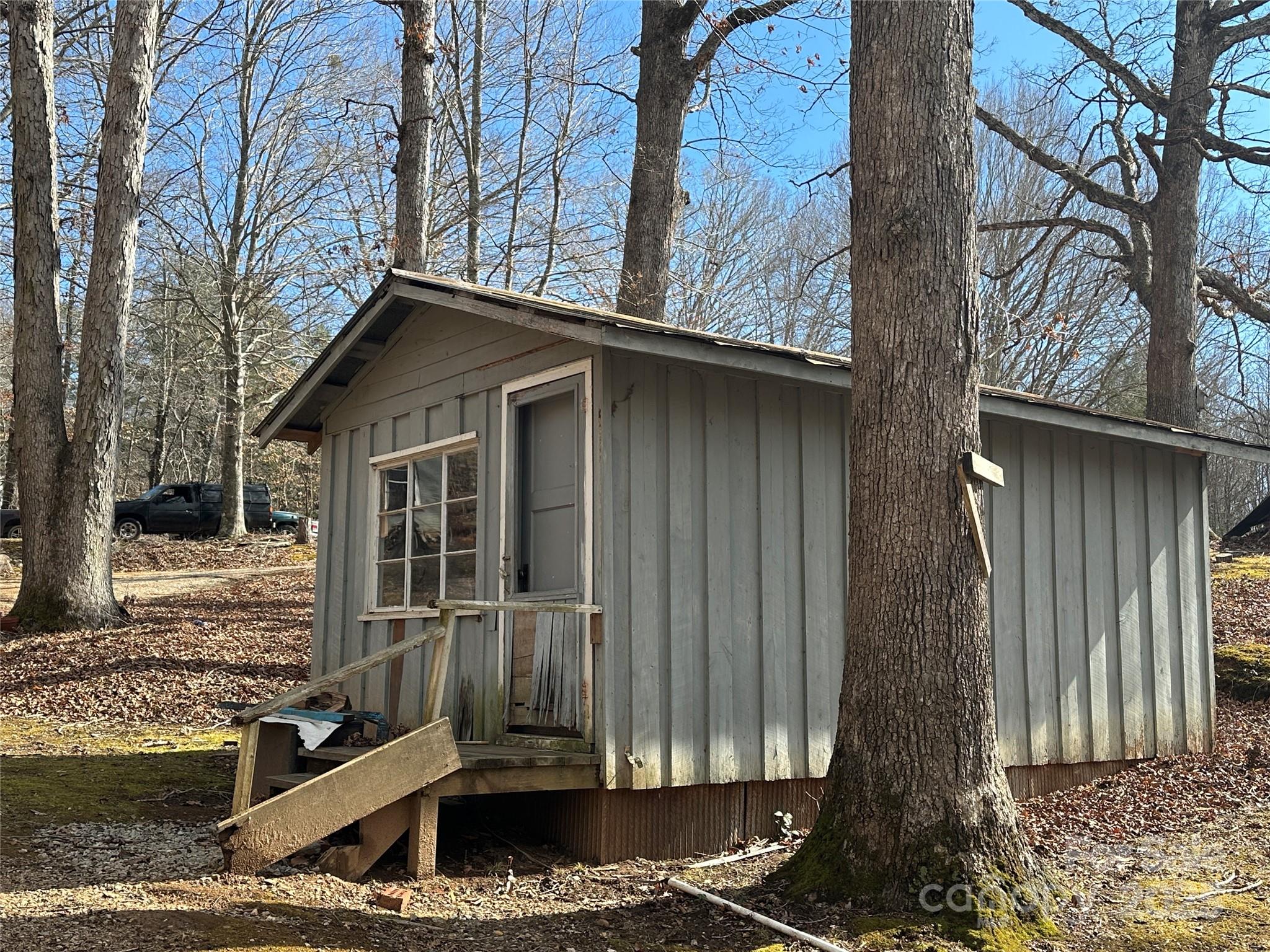 526 Lentz Road Property Photo 6