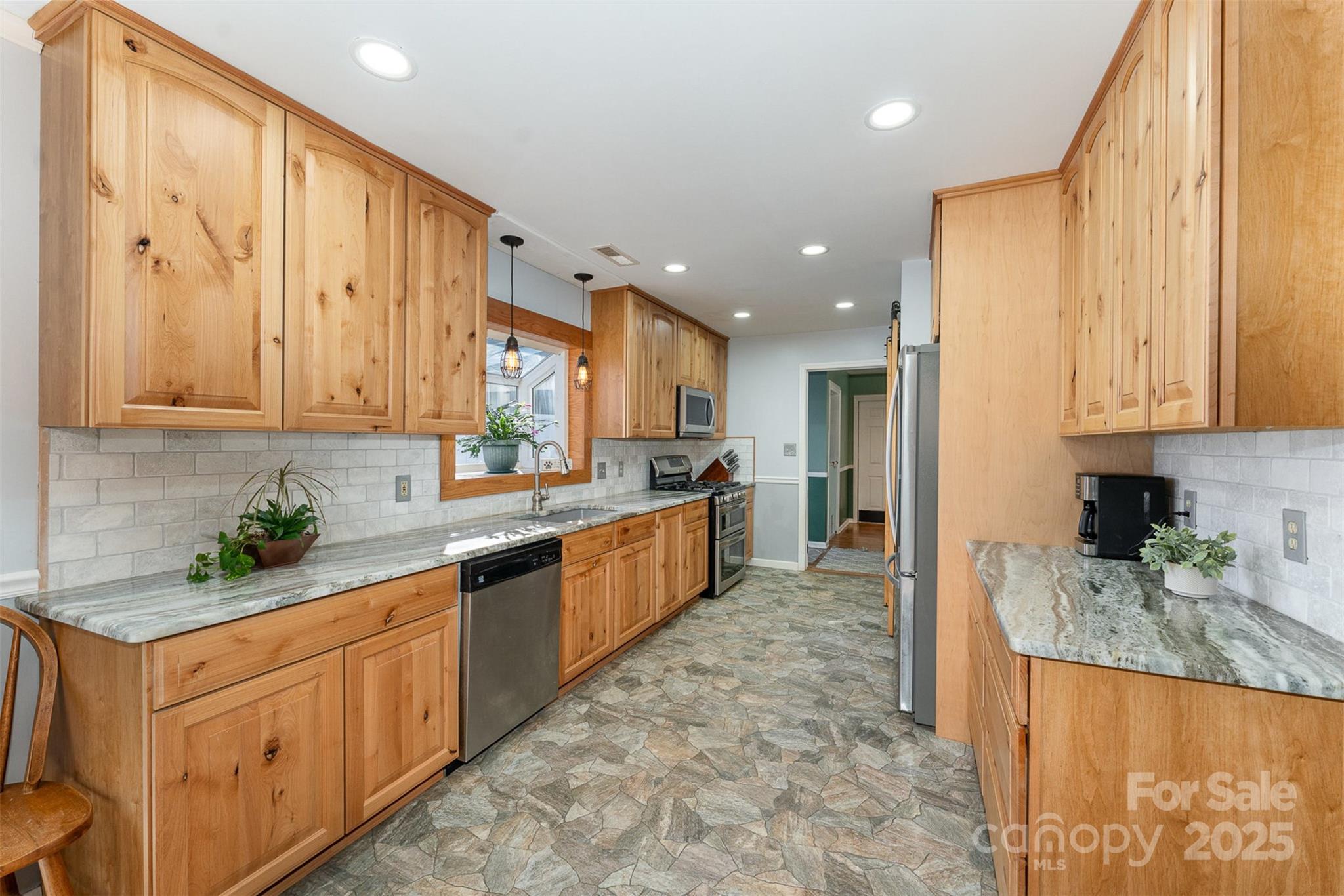 1456 N Main Street Property Photo 7