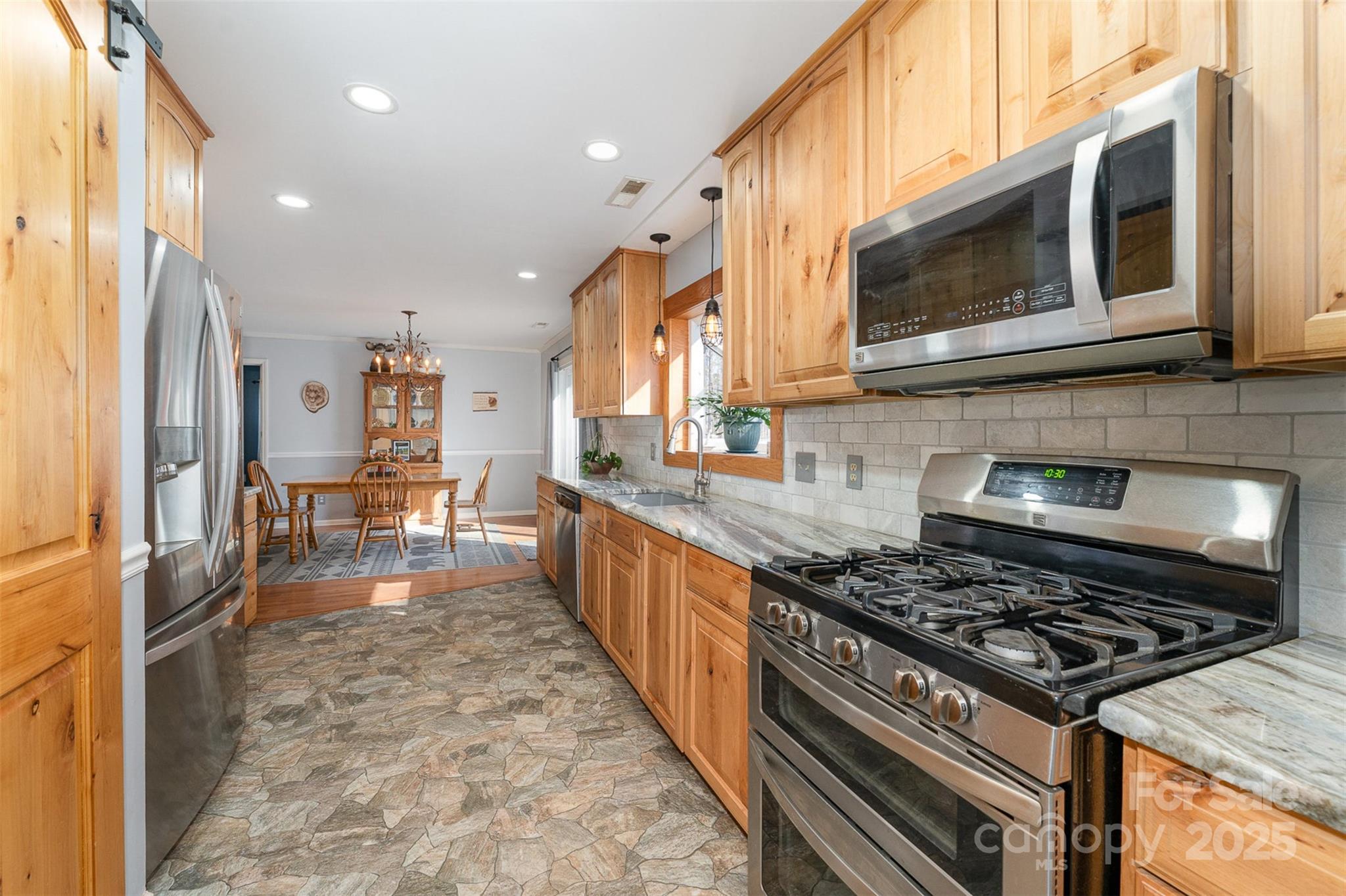1456 N Main Street Property Photo 9
