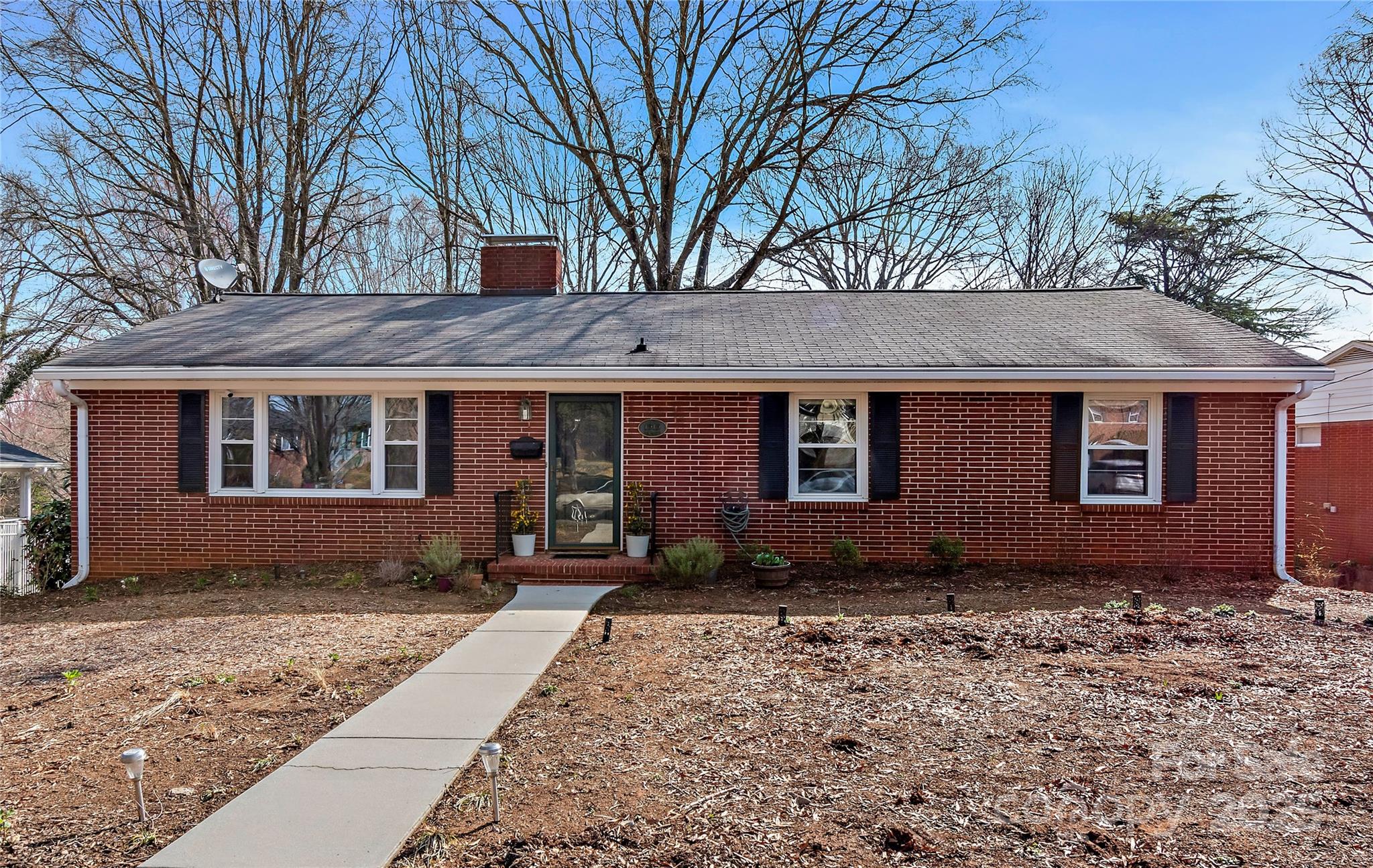 1515 Drumcliffe Road Property Photo