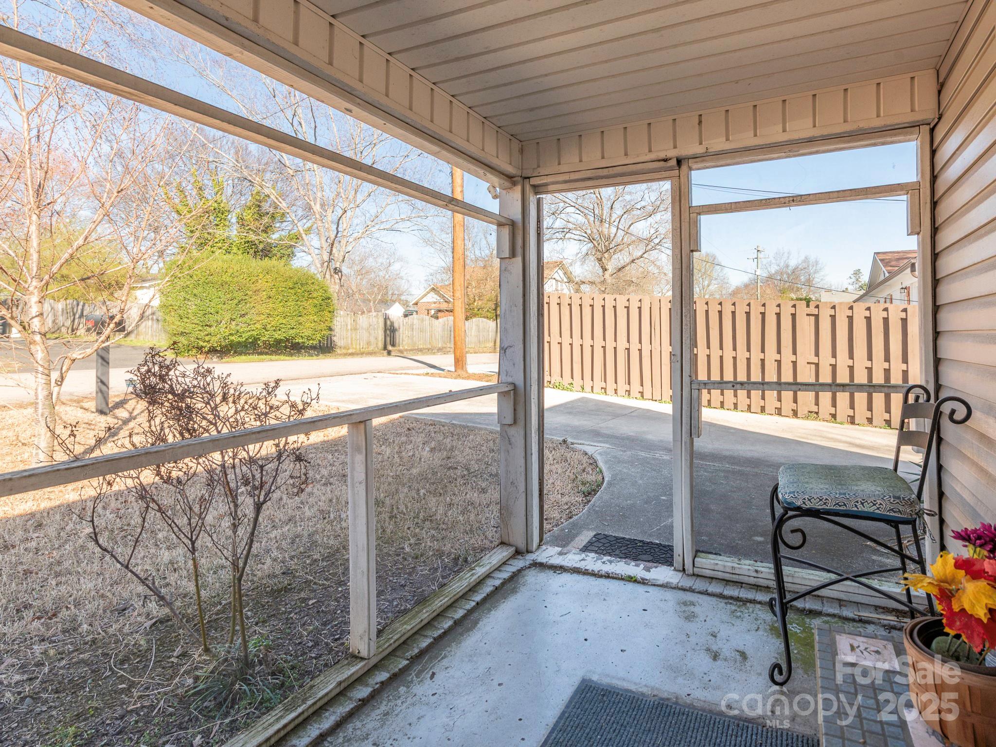 707 Oakshade Avenue Property Photo 8