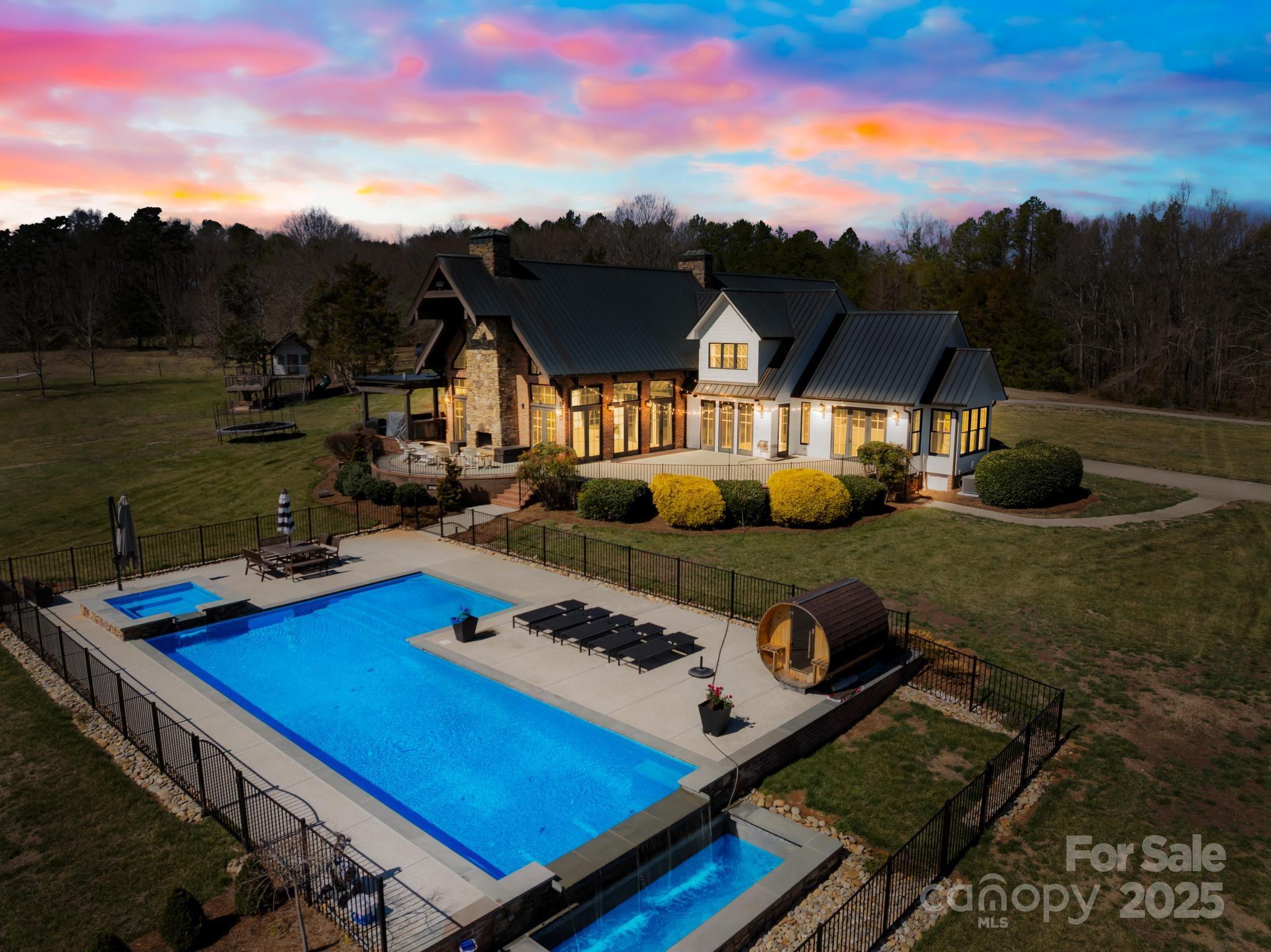 12613 Oak Grove Road Property Photo