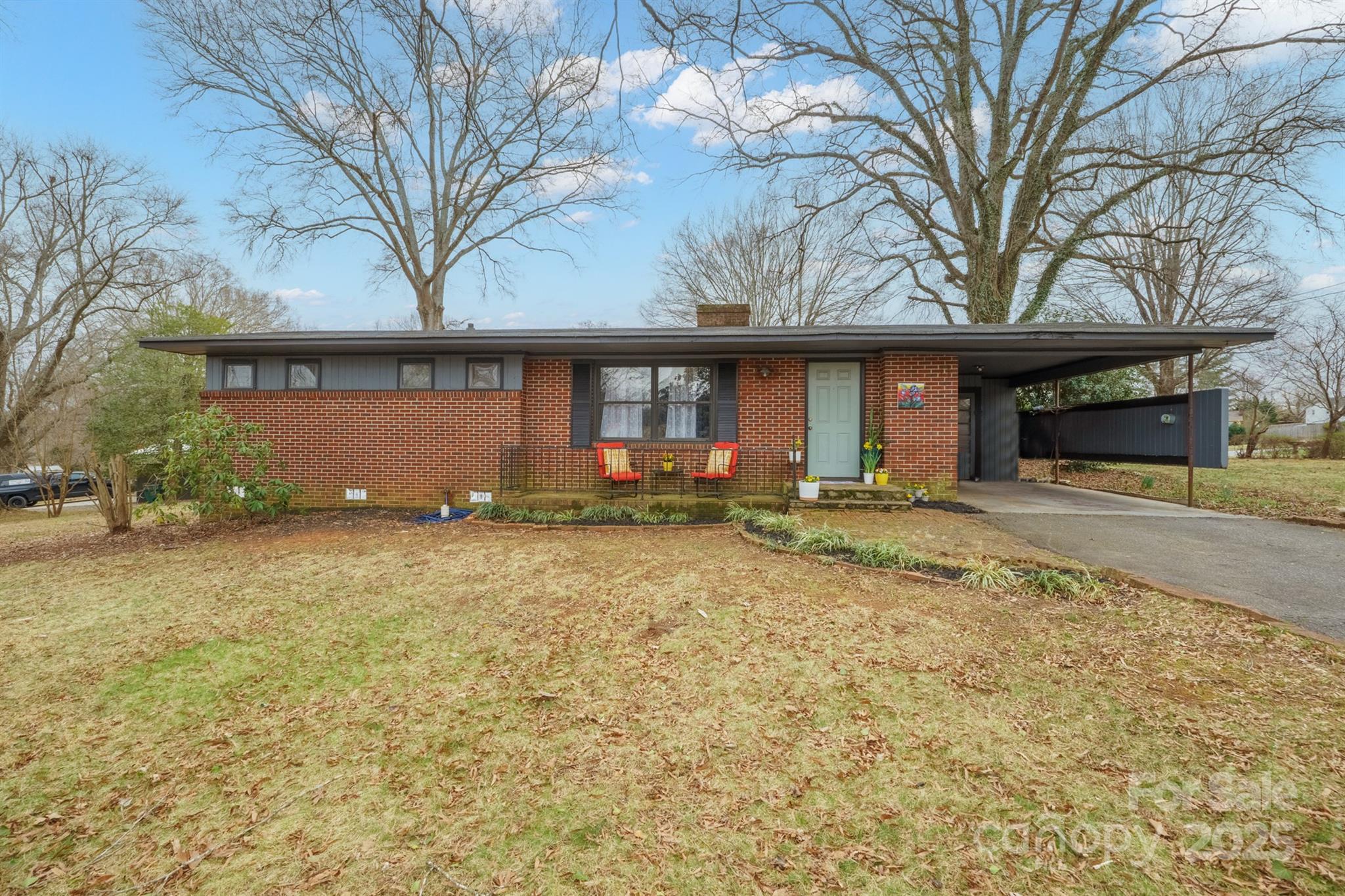 401 Clover Lane Property Photo