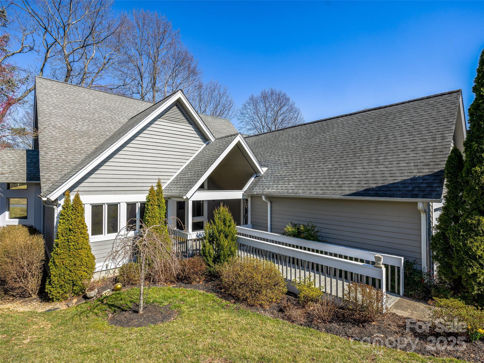 140 Overlook Drive Property Photo 4
