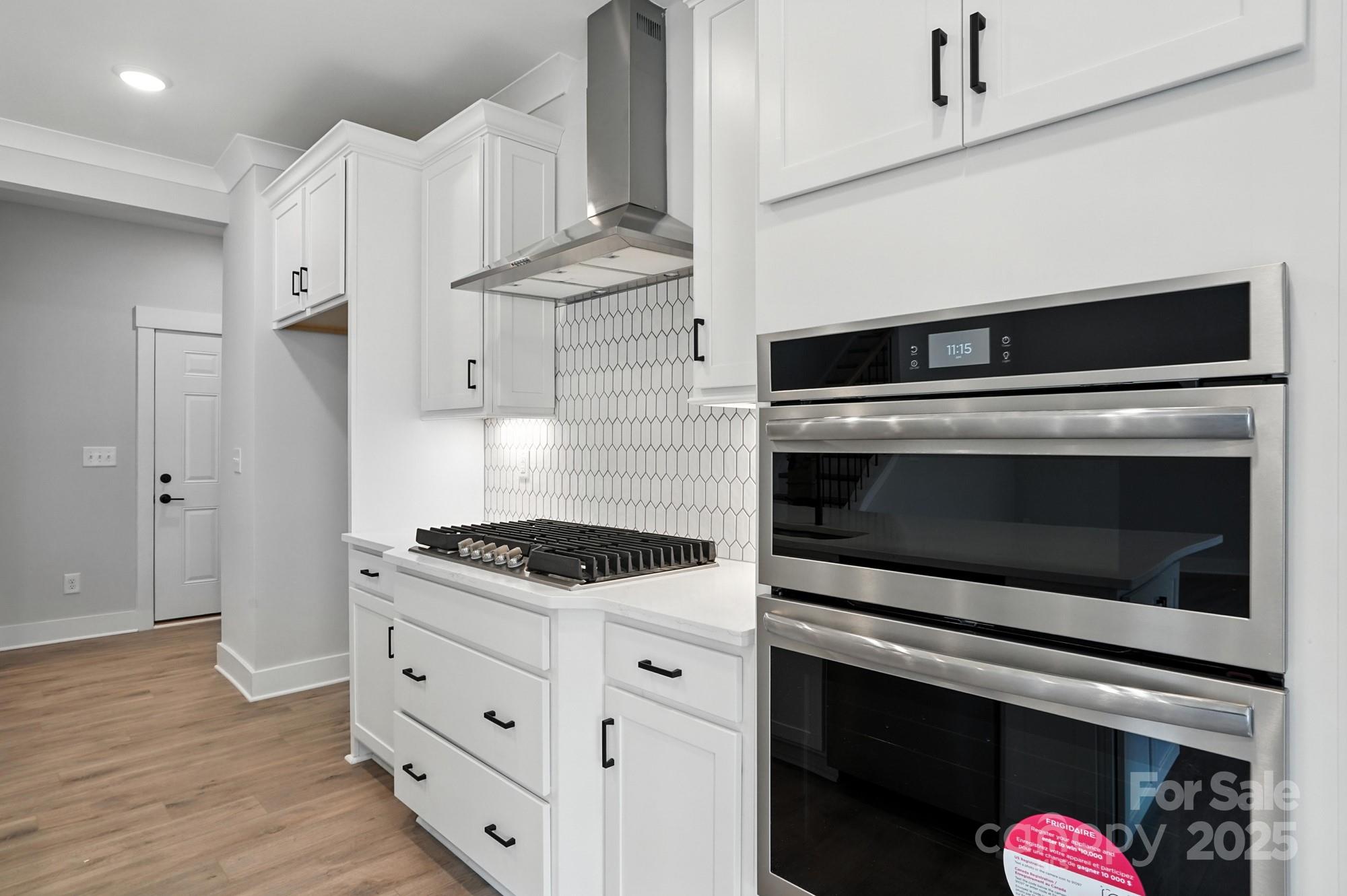 121 N Prestwick Way 43 Property Photo 8