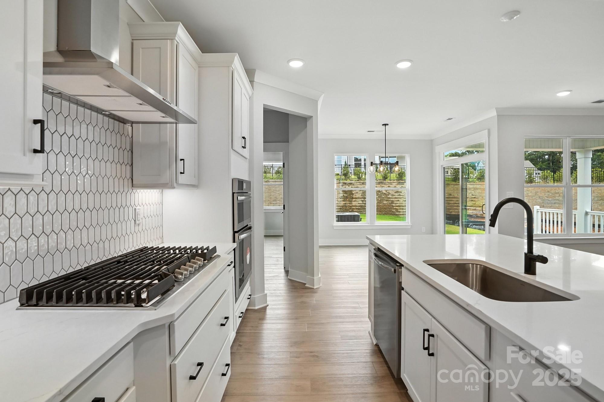 121 N Prestwick Way 43 Property Photo 9