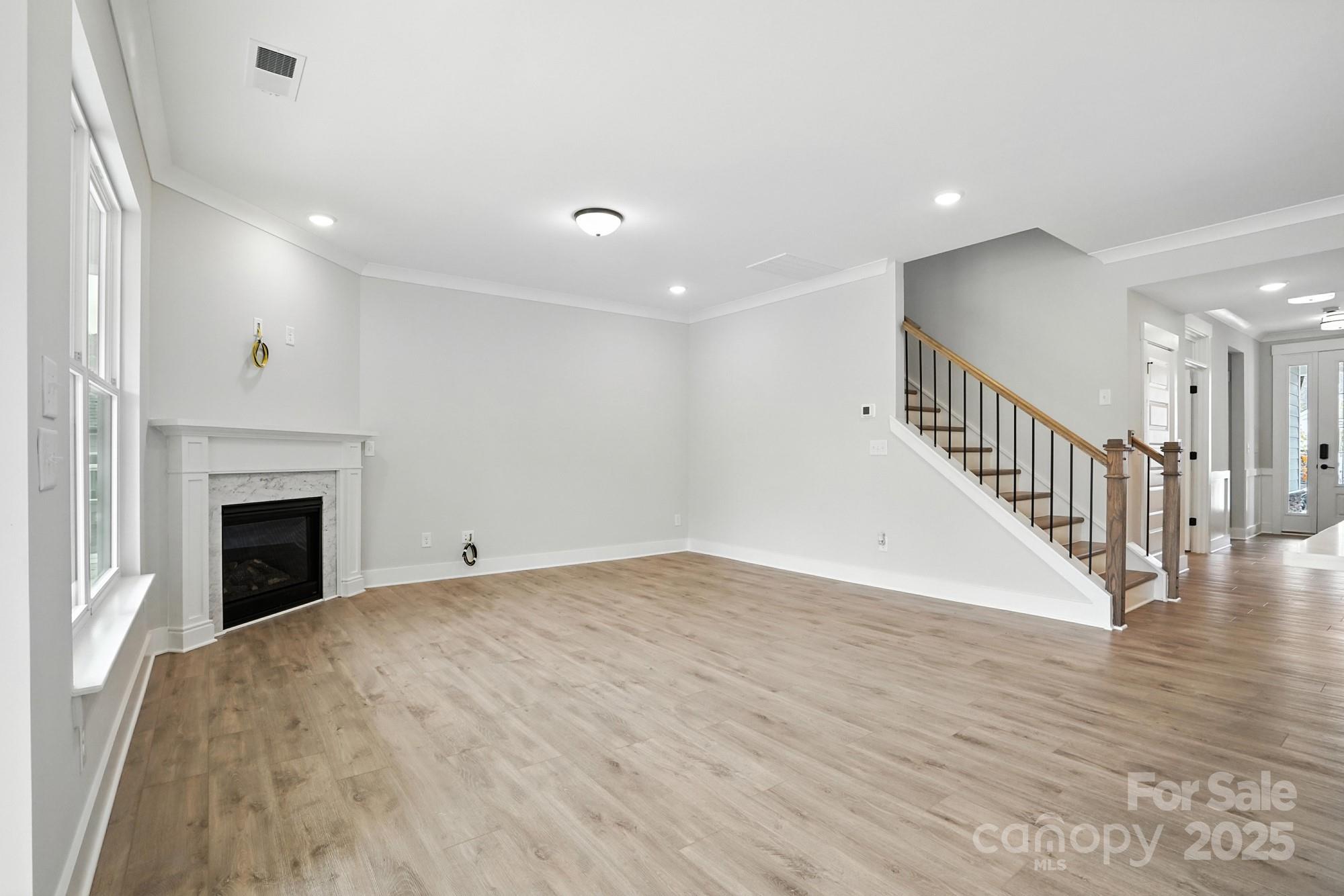 121 N Prestwick Way 43 Property Photo 14