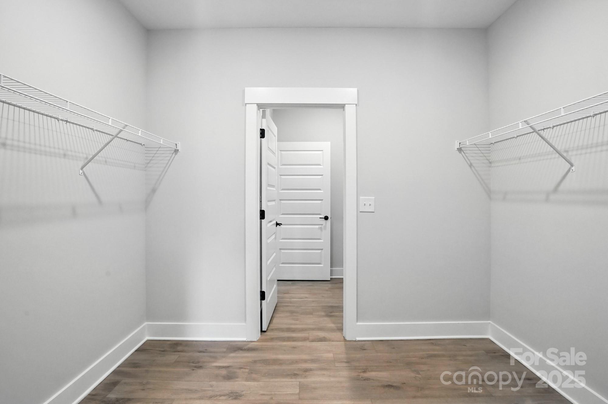 121 N Prestwick Way 43 Property Photo 23