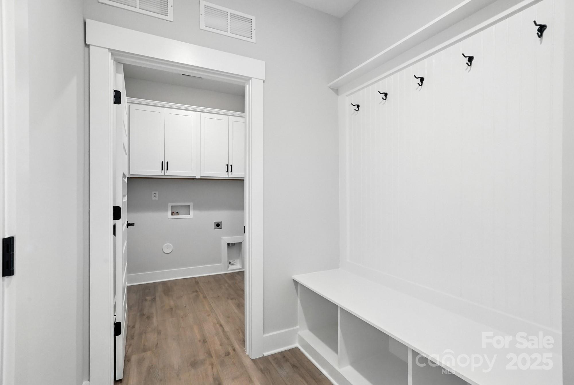 121 N Prestwick Way 43 Property Photo 25