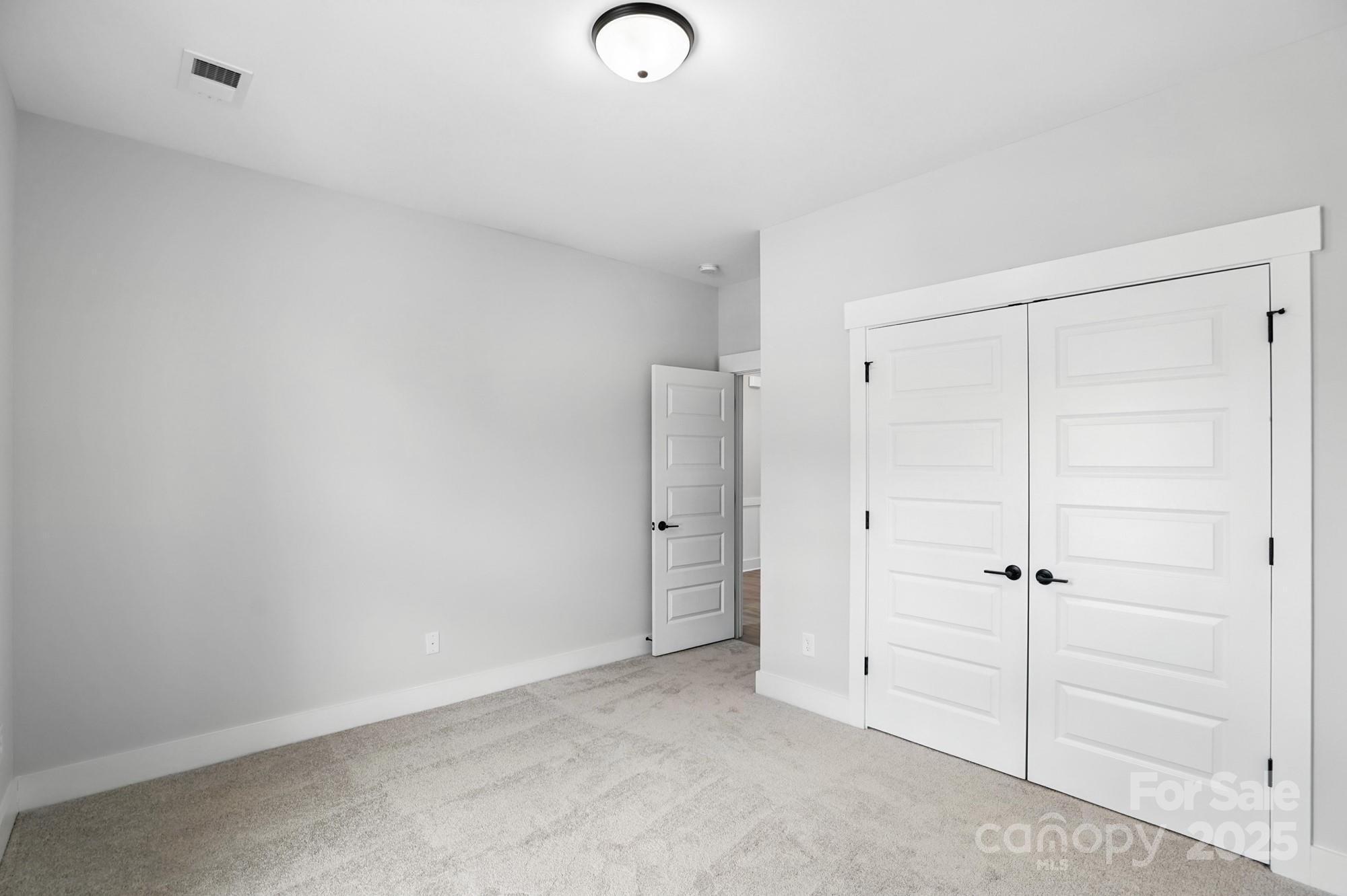 121 N Prestwick Way 43 Property Photo 33