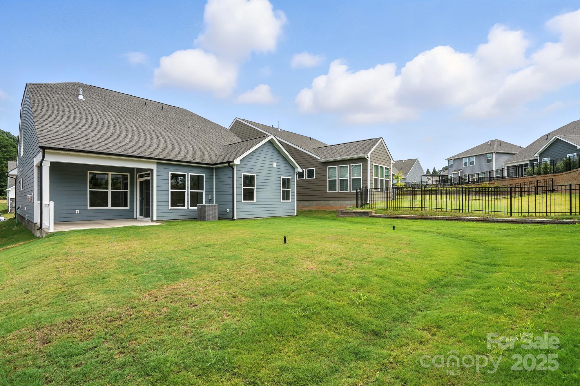 121 N Prestwick Way 43 Property Photo 44