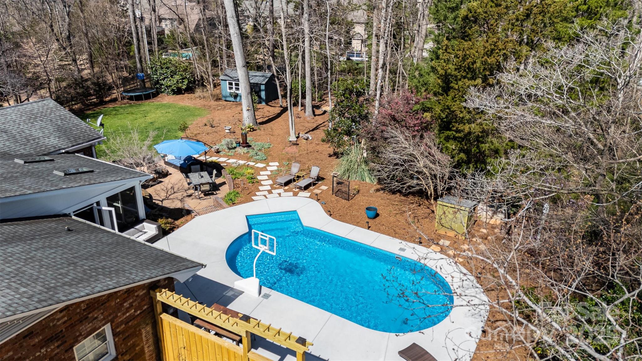 9417 Valley Road Property Photo
