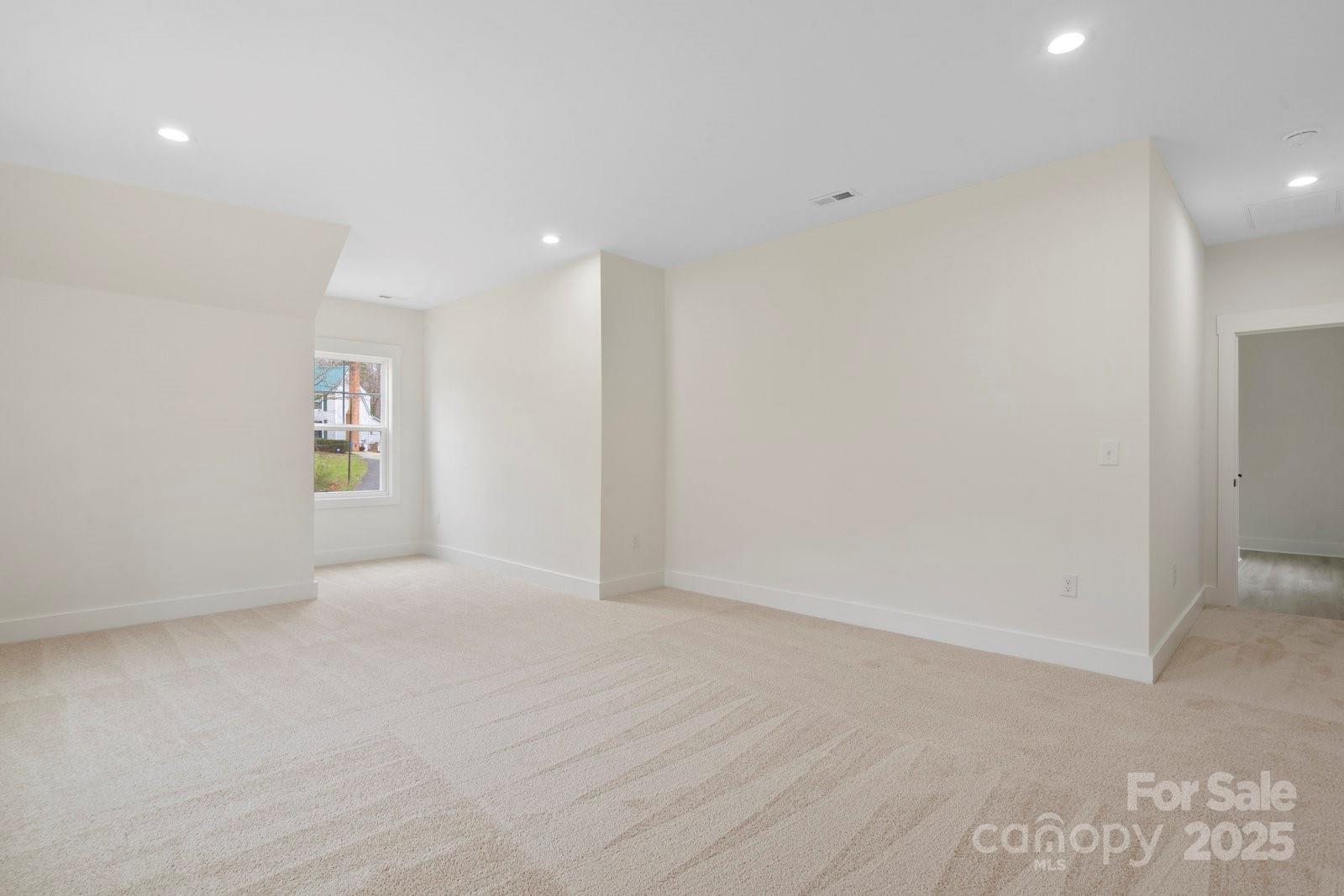 10405 Briarhurst Place 18 Property Photo 6