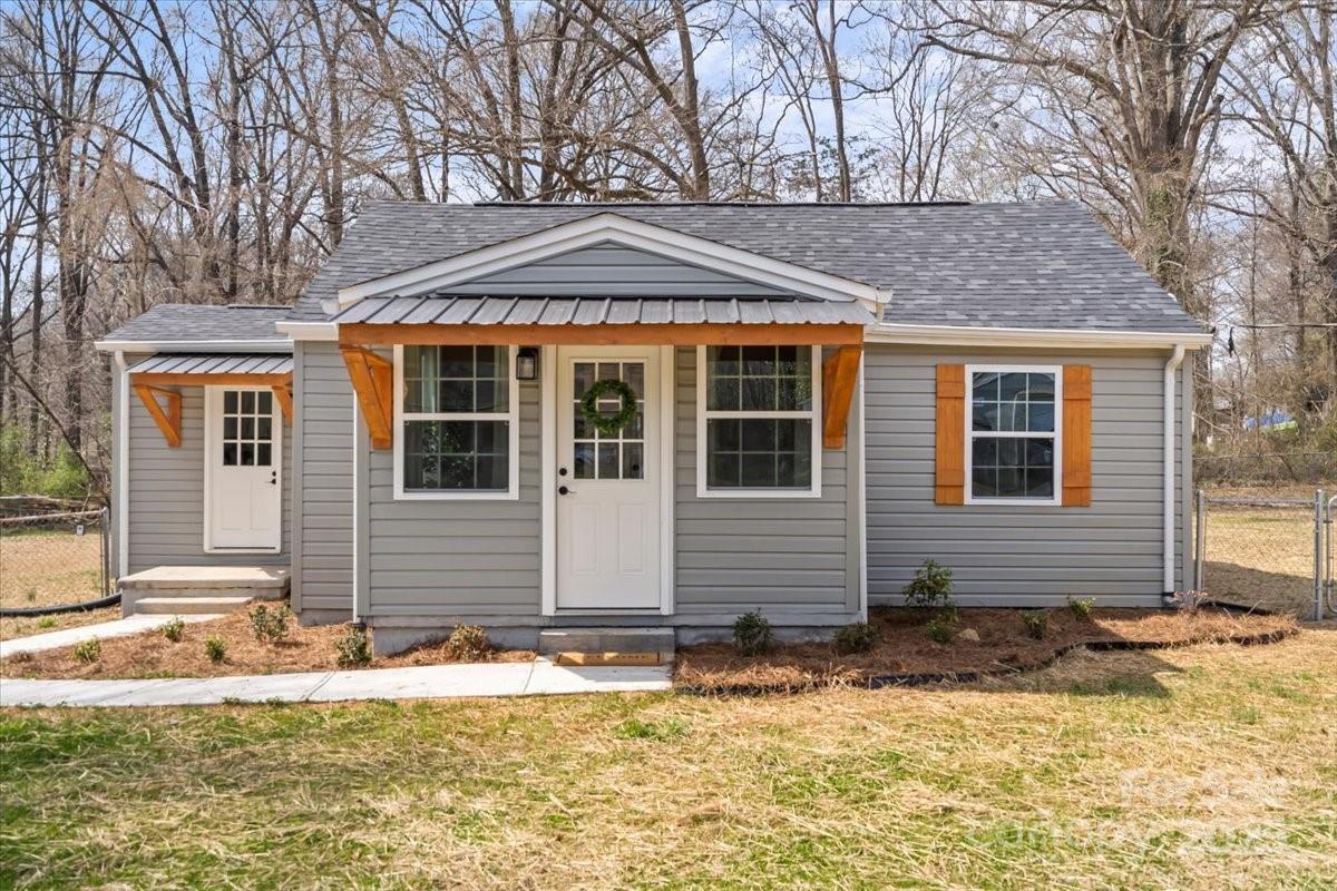 208 Hollifield Street Property Photo