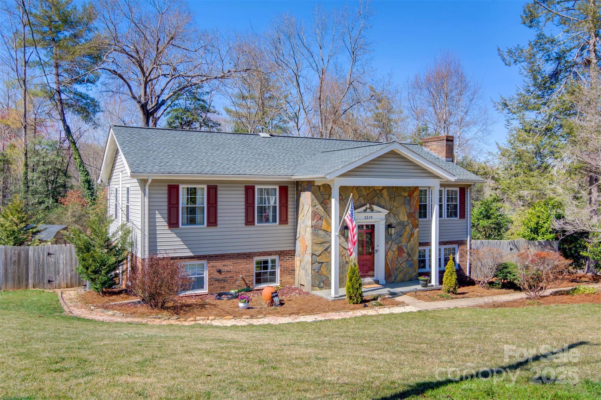 5230 Northview Drive Property Photo