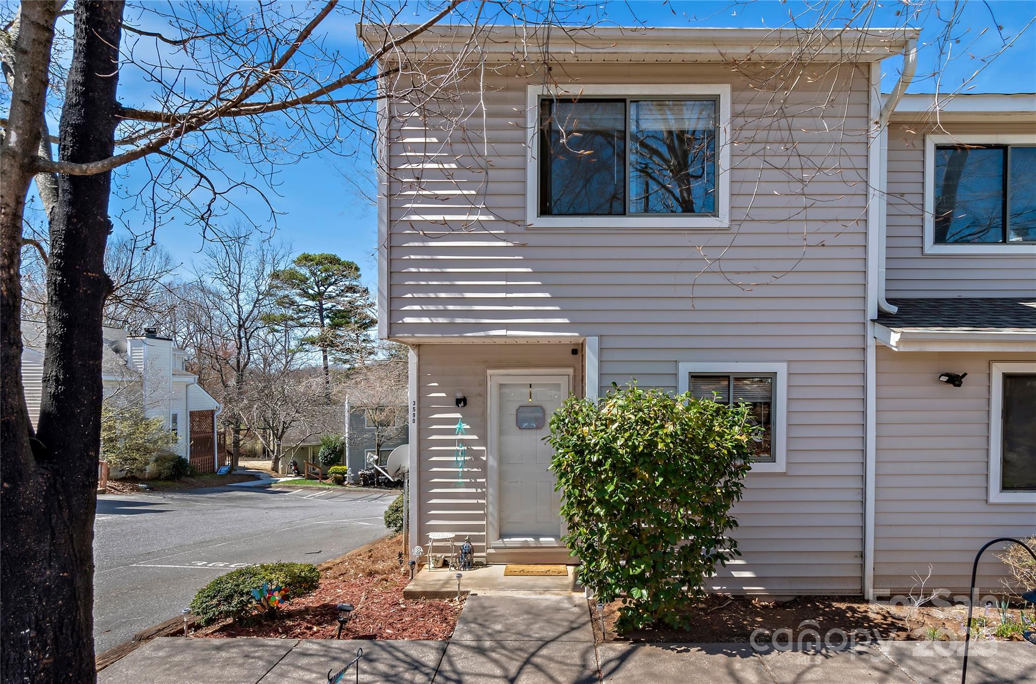 3590 Heathrow Drive Property Photo