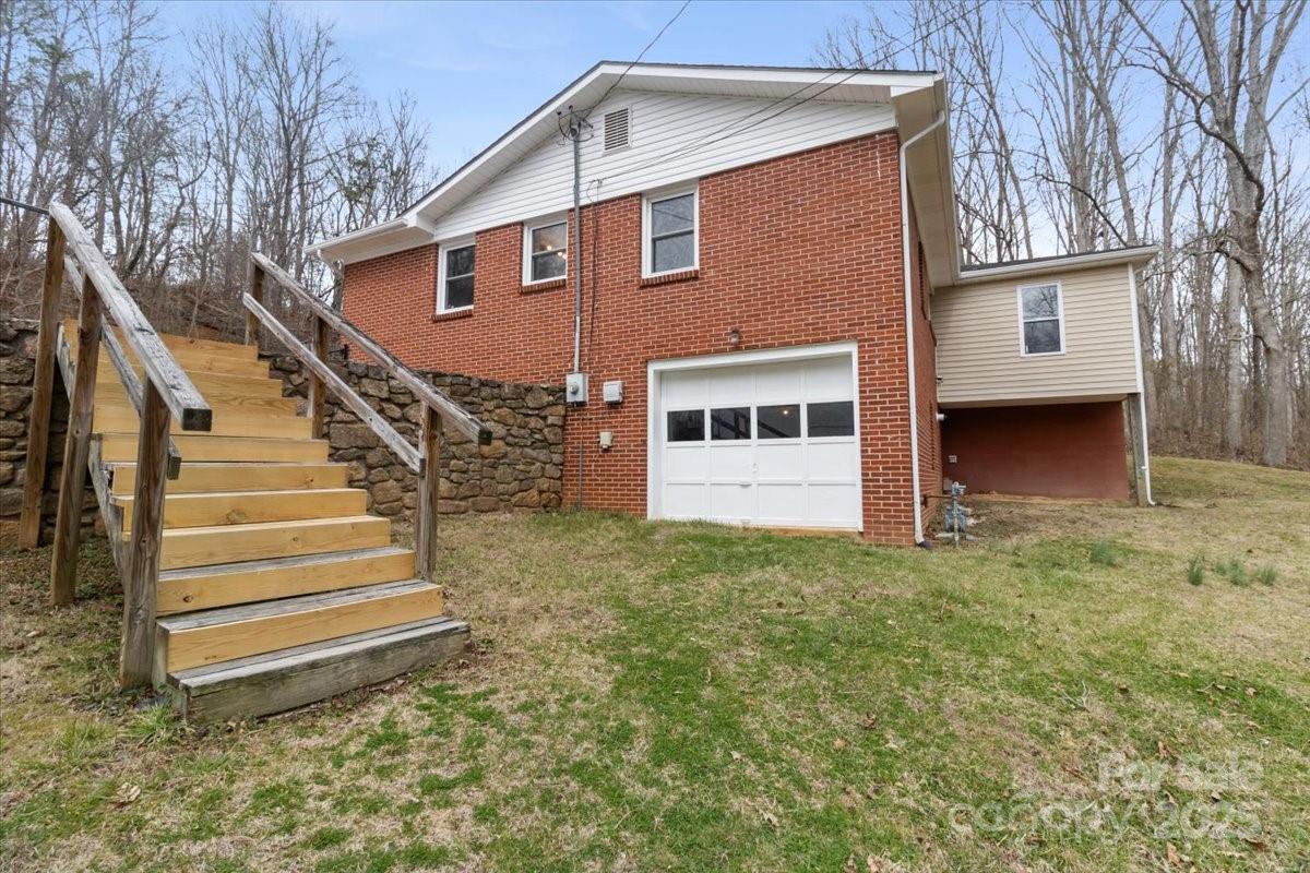 2599/2611 Old Mars Hill Highway Property Photo 6