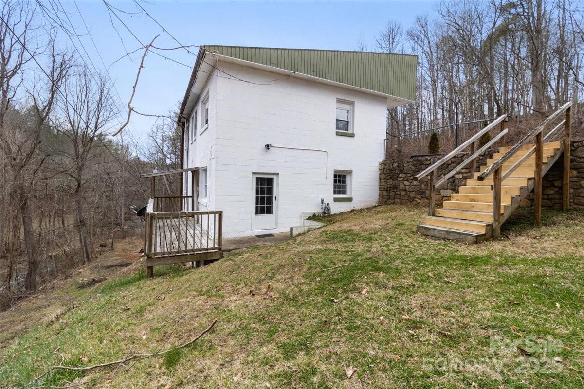 2599/2611 Old Mars Hill Highway Property Photo 10