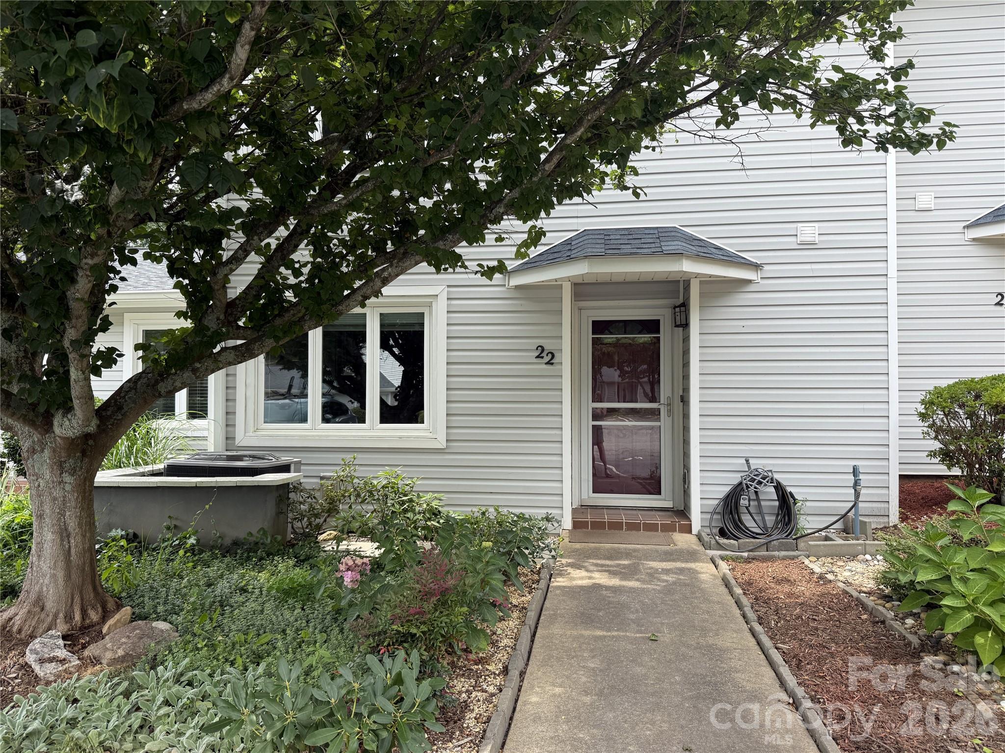 22 Hollybrook Drive Property Photo 1