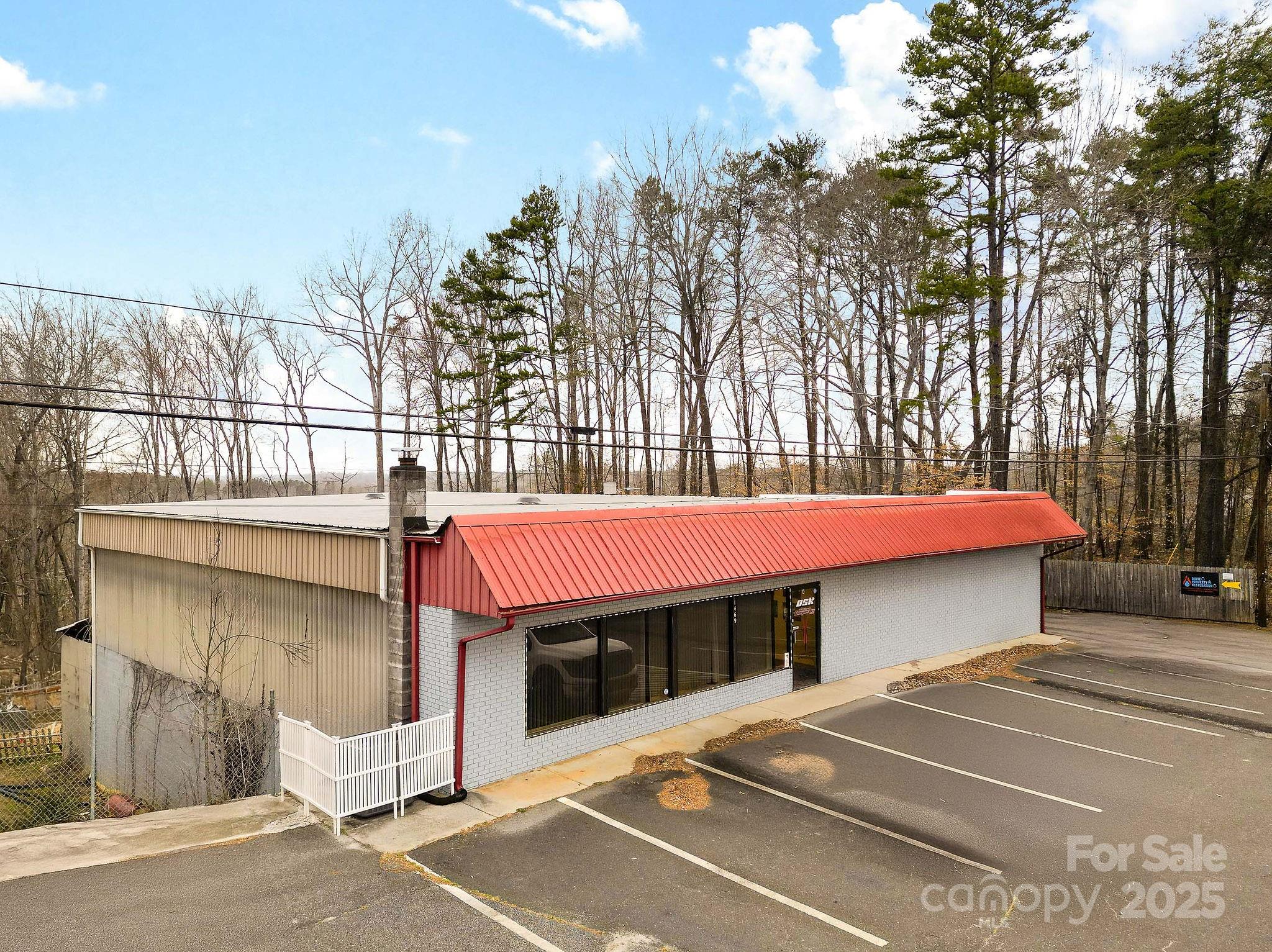 1489 N Main Street Property Photo