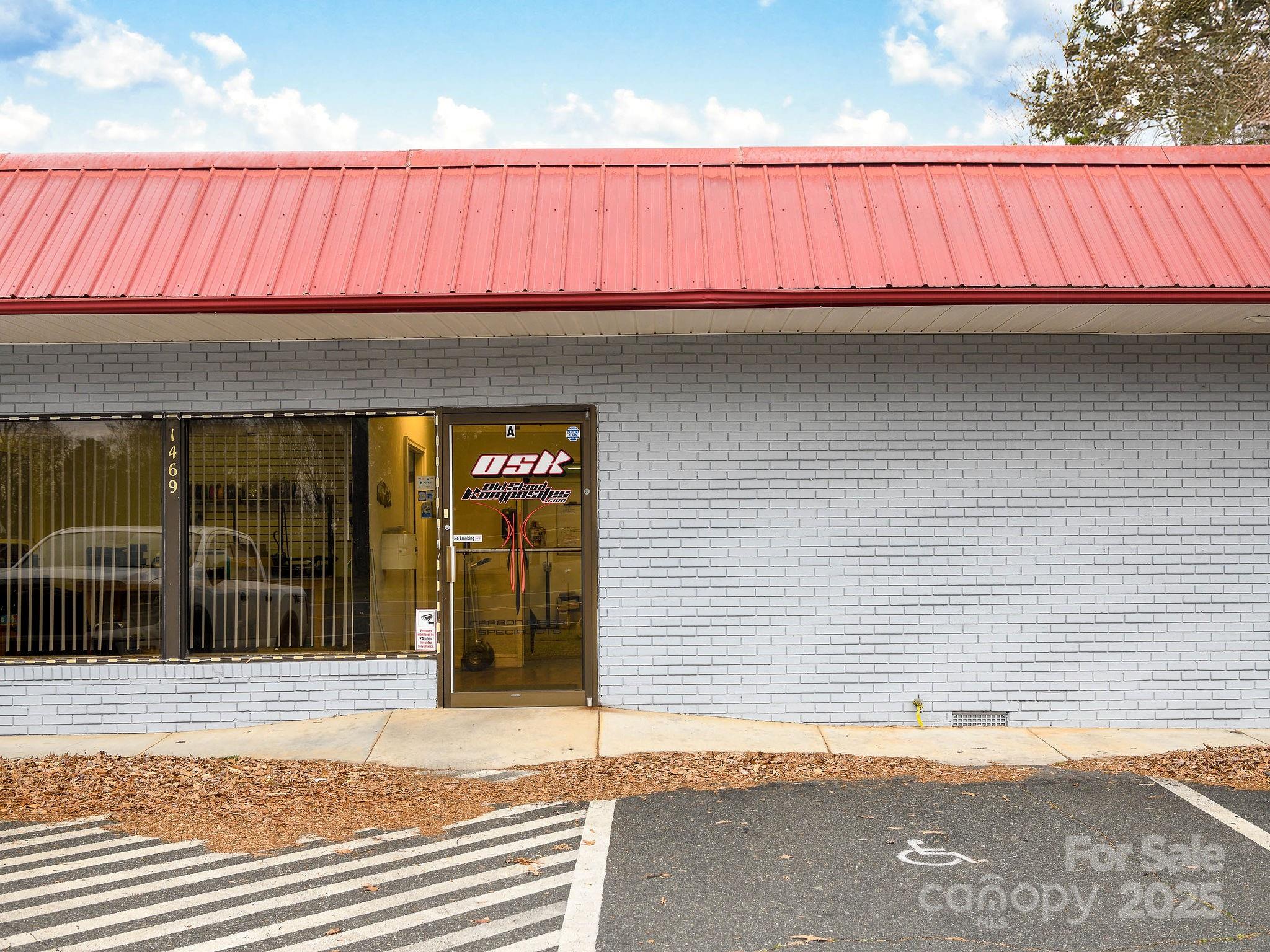 1489 N Main Street Property Photo 2